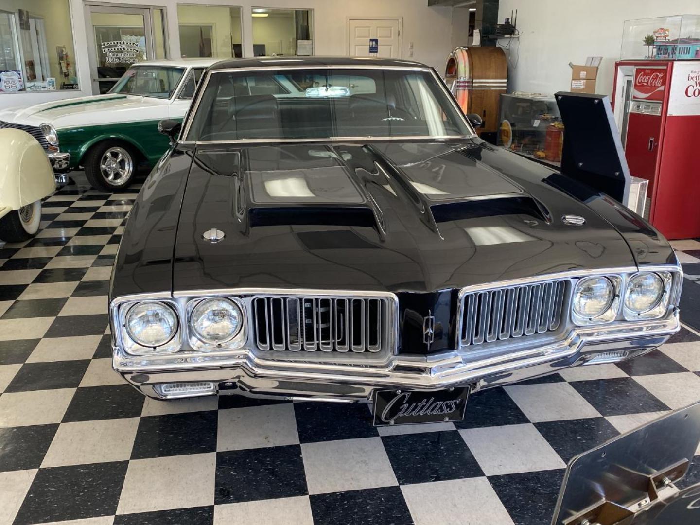 1970 Black Oldsmobile Cutlass Supreme , located at 119 E Andy Devine Ave., Kingman, AZ, 86401, (928) 753-1946, 0.000000, 0.000000 - Fresh build just rolled out 1970 cutlass sx supreme 455 Billet steering wheel New tires New chrome New fuel and oil system New fuel tank New 8qt oil pan New brake lines Smooth fire wall Vintage air Insulate floor New chrome polished Aluminum heads Sniper - Photo#1