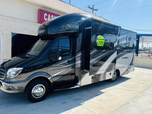 2017 Thor  Mercedes Benz Diesel motorhome . only 21k miles. 1 owner. absolutely perfect. 2 slides. diesel engine. 