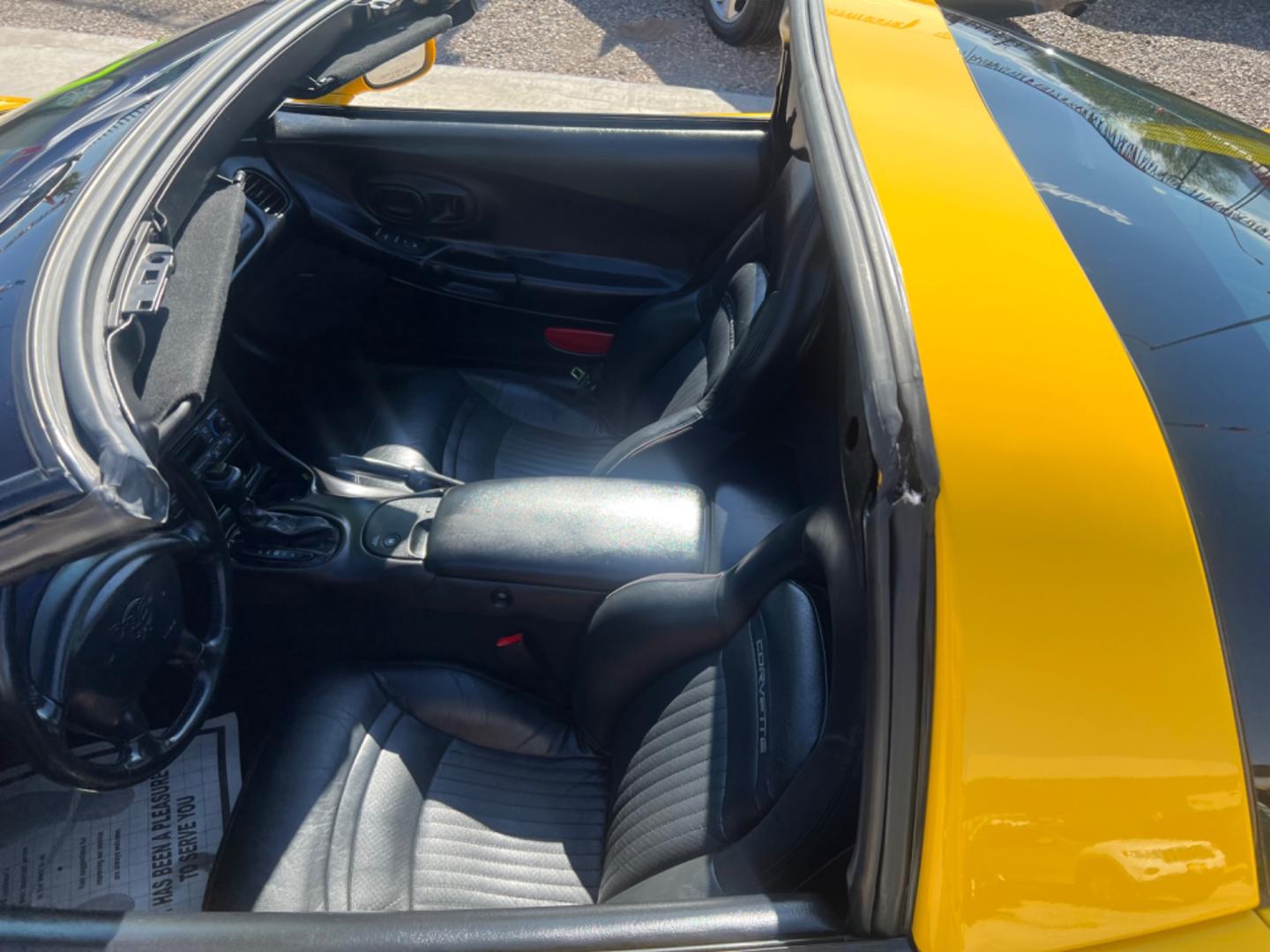 2000 Yellow Chevrolet Corvette Coupe (1G1YY22G7Y5) with an 5.7L V8 OHV 16V engine, located at 2190 Hwy 95, Bullhead City, AZ, 86442, (928) 704-0060, 0.000000, 0.000000 - 2000 Chevrolet Corvette Coupe. 84k miles. Always garaged. 2 owner clean carfax. Michelin tires. In excellent condition. - Photo#5