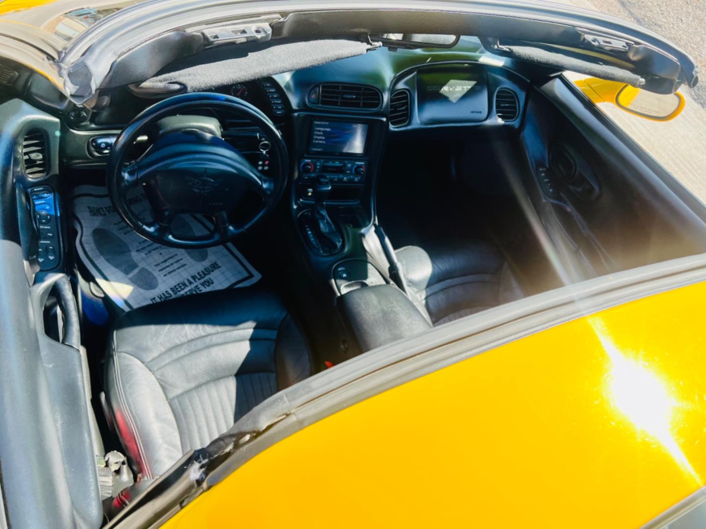 2000 Yellow Chevrolet Corvette Coupe (1G1YY22G7Y5) with an 5.7L V8 OHV 16V engine, located at 2190 Hwy 95, Bullhead City, AZ, 86442, (928) 704-0060, 0.000000, 0.000000 - 2000 Chevrolet Corvette Coupe. 84k miles. Always garaged. 2 owner clean carfax. Michelin tires. In excellent condition. - Photo#6