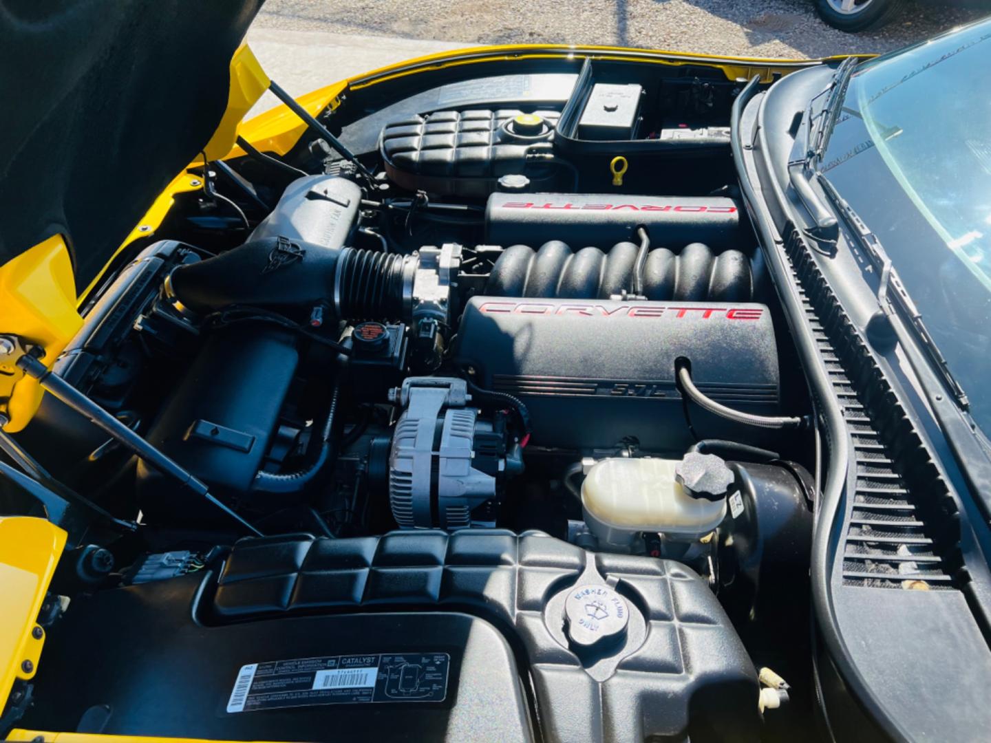 2000 Yellow Chevrolet Corvette Coupe (1G1YY22G7Y5) with an 5.7L V8 OHV 16V engine, located at 2190 Hwy 95, Bullhead City, AZ, 86442, (928) 704-0060, 0.000000, 0.000000 - 2000 Chevrolet Corvette Coupe. 84k miles. Always garaged. 2 owner clean carfax. Michelin tires. In excellent condition. - Photo#8