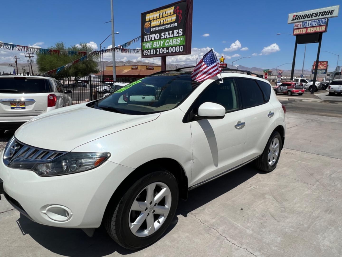 2009 White Nissan Murano , located at 2190 Hwy 95, Bullhead City, AZ, 86442, (928) 704-0060, 0.000000, 0.000000 - 2009 Nissan Murano. All Wheel Drive. Leather, dual panoramic moonroofs, backup camera. heated seats. In-house financing available. We finance. Buy Here Pay Here. 127242 miles. 3.5 V6. - Photo#2