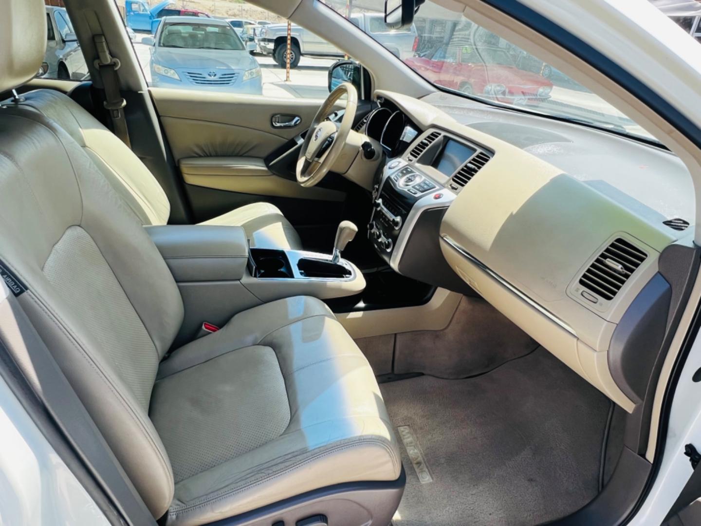 2009 White Nissan Murano , located at 2190 Hwy 95, Bullhead City, AZ, 86442, (928) 704-0060, 0.000000, 0.000000 - 2009 Nissan Murano. All Wheel Drive. Leather, dual panoramic moonroofs, backup camera. heated seats. In-house financing available. We finance. Buy Here Pay Here. 127242 miles. 3.5 V6. - Photo#3