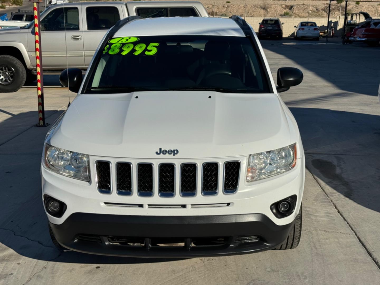 2013 White Jeep Compass , located at 2190 Hwy 95, Bullhead City, AZ, 86442, (928) 704-0060, 0.000000, 0.000000 - 2013 jeep compass. 120k . automatic. loaded. free carfax. free warranty. 120k miles - Photo#3