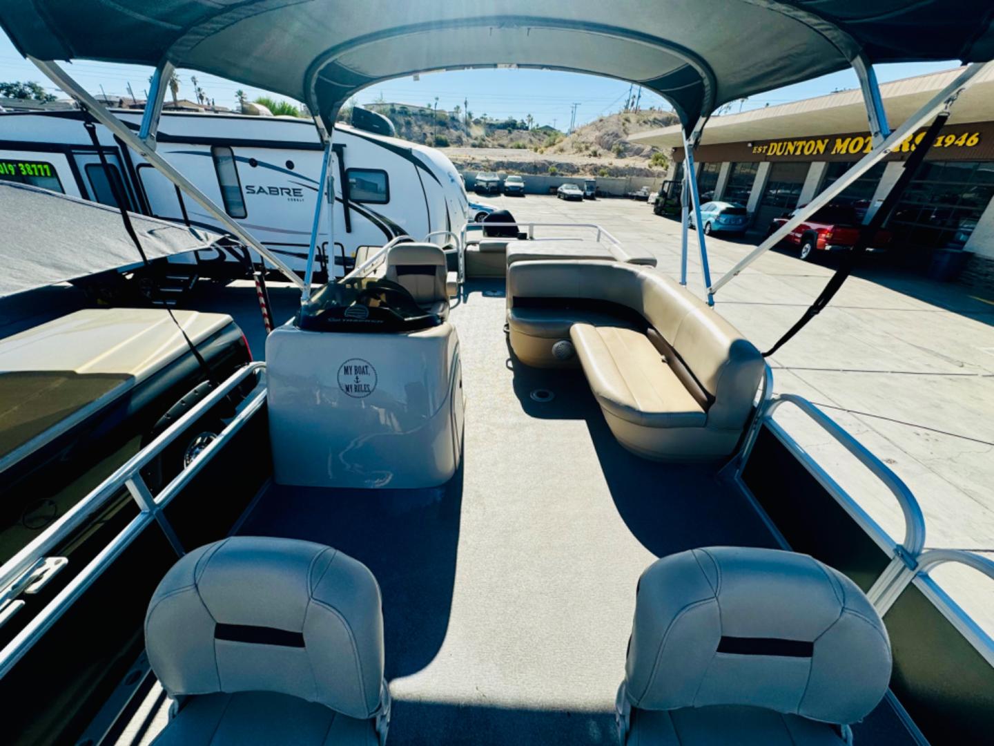 2017 tan Suntracker Fishin Barge 22 DLX , located at 2190 Hwy 95, Bullhead City, AZ, 86442, (928) 704-0060, 0.000000, 0.000000 - On consignment. this super clean 2017 Suntracker Fishing Barge 22DLX. Only 80 hours on the engine. Always covered. Looks like new. 115 4 stroke engine. Recently serviced. spare tire. fish finder. livewell. lots of extras. Well taken care of . carpet and interior in great shape. Free and clear title. - Photo#20