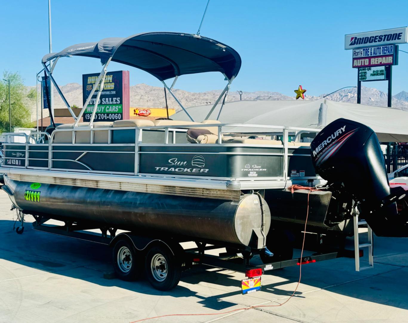 2017 tan Suntracker Fishin Barge 22 DLX , located at 2190 Hwy 95, Bullhead City, AZ, 86442, (928) 704-0060, 0.000000, 0.000000 - On consignment. this super clean 2017 Suntracker Fishing Barge 22DLX. Only 80 hours on the engine. Always covered. Looks like new. 115 4 stroke engine. Recently serviced. spare tire. fish finder. livewell. lots of extras. Well taken care of . carpet and interior in great shape. Free and clear title. - Photo#1