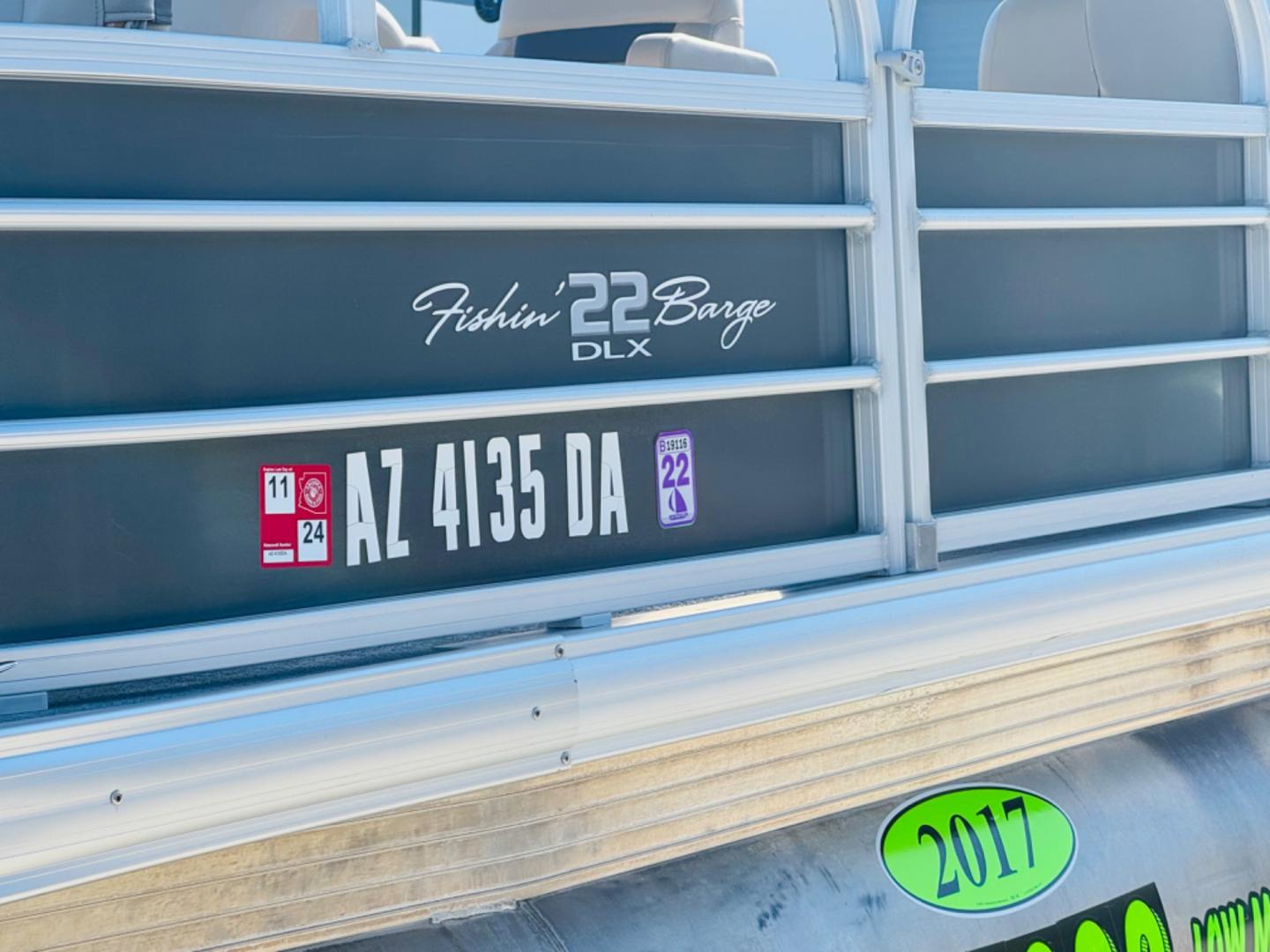 2017 tan Suntracker Fishin Barge 22 DLX , located at 2190 Hwy 95, Bullhead City, AZ, 86442, (928) 704-0060, 0.000000, 0.000000 - On consignment. this super clean 2017 Suntracker Fishing Barge 22DLX. Only 80 hours on the engine. Always covered. Looks like new. 115 4 stroke engine. Recently serviced. spare tire. fish finder. livewell. lots of extras. Well taken care of . carpet and interior in great shape. Free and clear title. - Photo#5