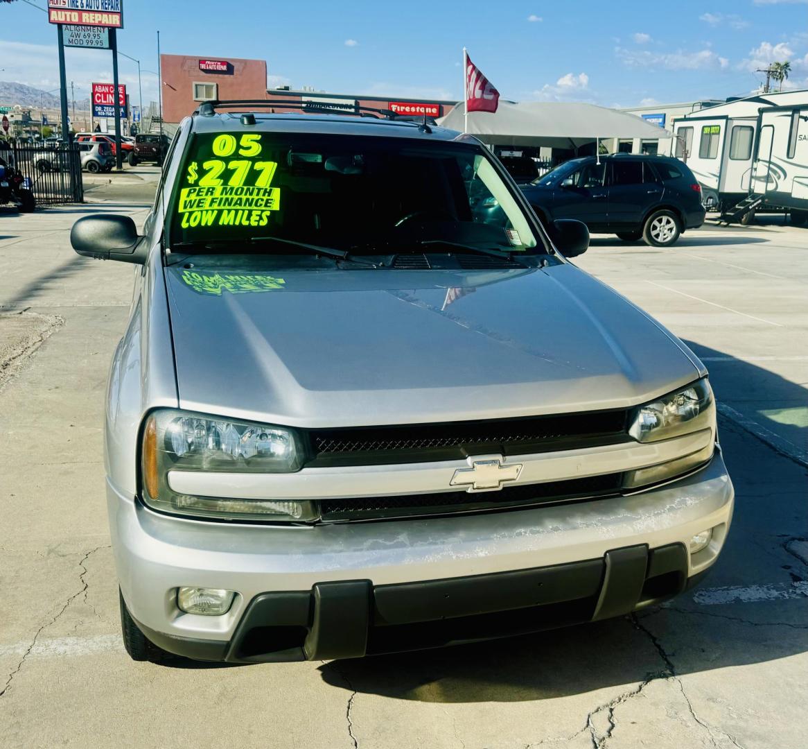 2005 Silver Chevrolet TrailBlazer (1GNDS13S052) , located at 2190 Hwy 95, Bullhead City, AZ, 86442, (928) 704-0060, 0.000000, 0.000000 - Photo#1