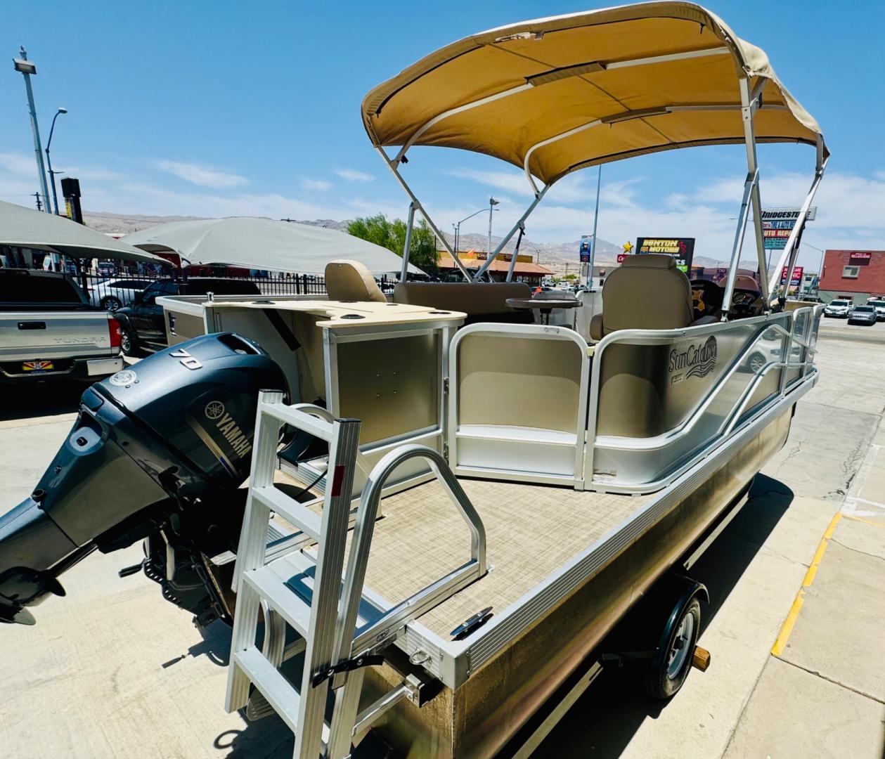 2019 White g3 Suncatcher 18F , located at 2190 Hwy 95, Bullhead City, AZ, 86442, (928) 704-0060, 0.000000, 0.000000 - On consignment. this super clean elderly owned . 2019 Suncatcher pontoon boat. 18ft. Yamaha 90 4 stroke engine with only 15 hours. double bimini. always garaged like new. - Photo#14