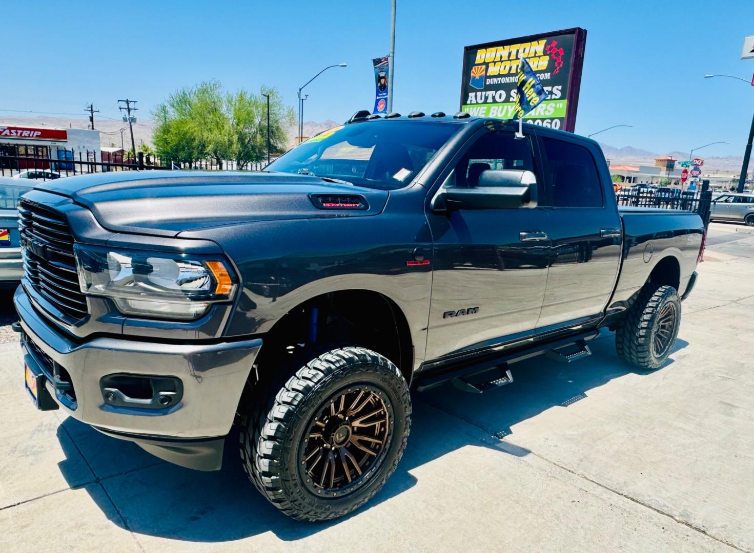 2020 grey RAM 2500 (3C6UR5DLXLG) , located at 2190 Hwy 95, Bullhead City, AZ, 86442, (928) 704-0060, 0.000000, 0.000000 - 2020 Ram 2500 crew cab short bed diesel 4x4. *1 owner. excellent condition. Custom tires and wheels, excellent condition. Big horn edition. 20 in wheels. tow package. bed liner and soft cover. needs nothing. Free and clear title. on consignment. - Photo#10