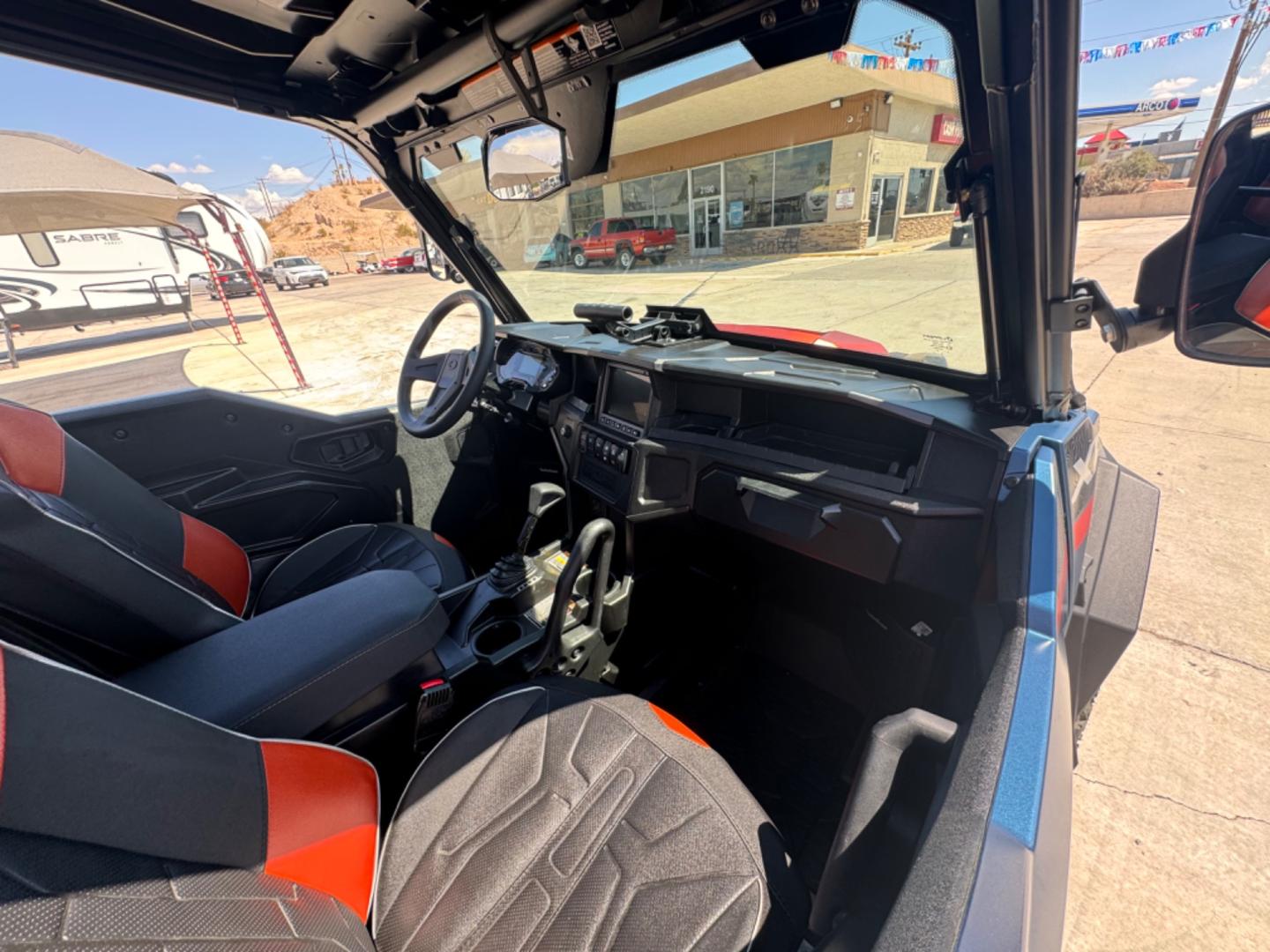 2022 blue /black Polaris GENERAL XP1000 4 TRAILHEAD EDITION , located at 2190 Hwy 95, Bullhead City, AZ, 86442, (928) 704-0060, 0.000000, 0.000000 - 2022 Polaris General xp1000 4 trailhead edition. *1 owner. only 1438 miles. stereo, hard top, hard doors, gps, bluetooth, backup and forward cameras, winch, hard glass front windshield and rear, hard top, Fully loaded. Always garaged. Recently serviced at polaris dealer. Needs nothing. Top of the li - Photo#6