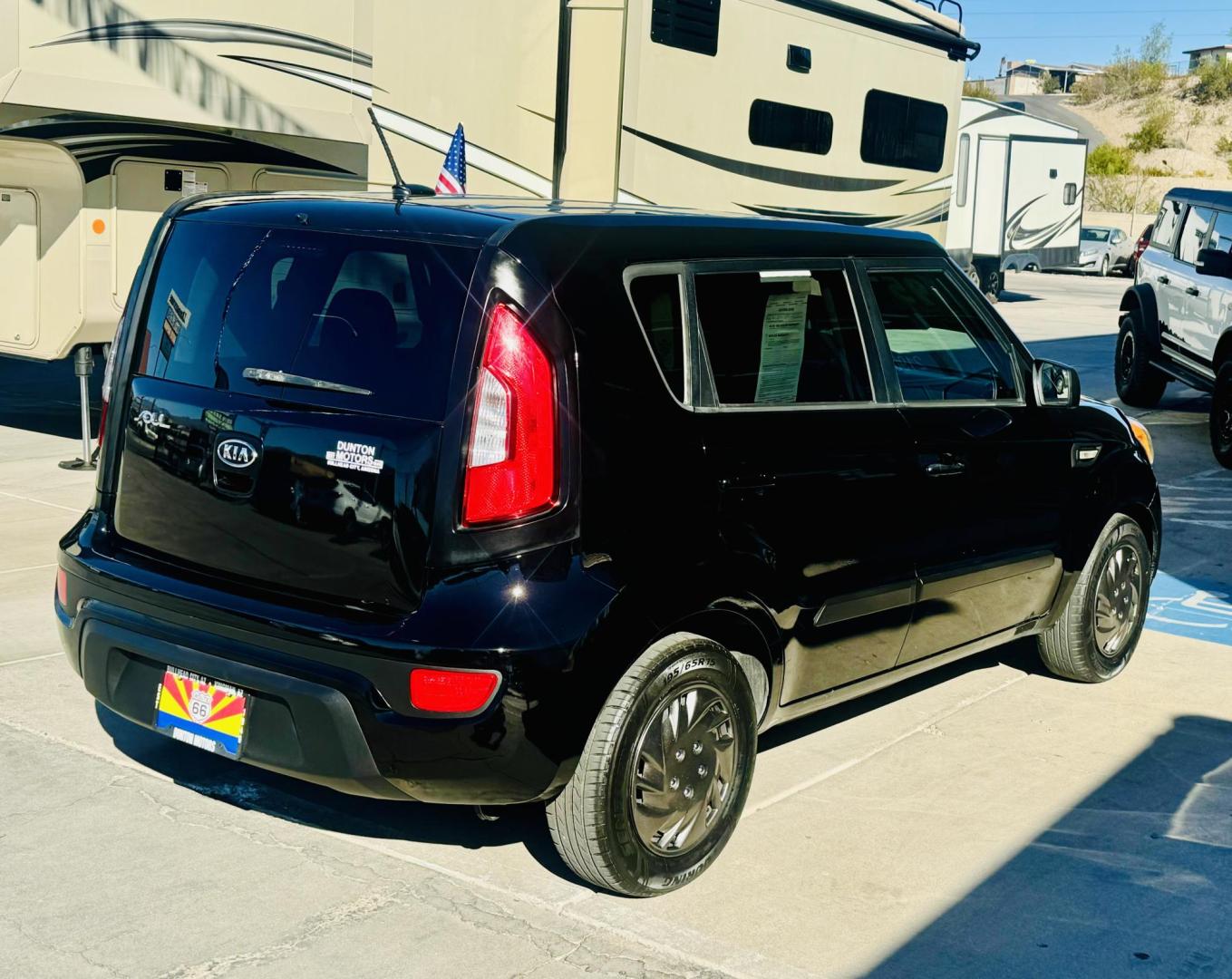 2012 Kia Soul Base (KNDJT2A59C7) with an 1.6L L4 DOHC 16V engine, 5 speed automatic transmission, located at 2190 Hwy 95, Bullhead City, AZ, 86442, (928) 704-0060, 0.000000, 0.000000 - Photo#10