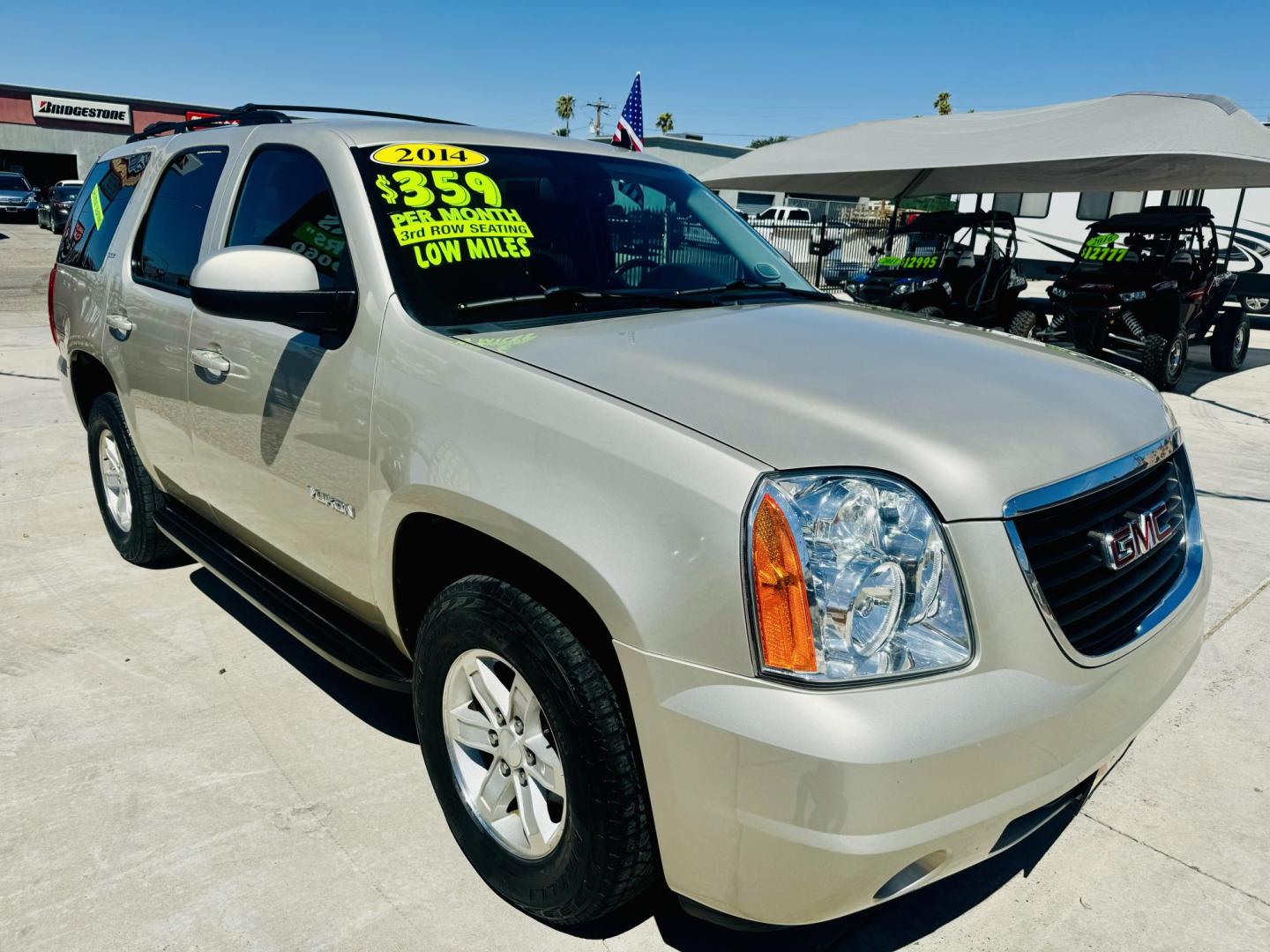 2014 /black GMC Yukon SLT 2WD (1GKS1CE00ER) with an 5.3L V8 OHV 16V FFV engine, 6-Speed Automatic transmission, located at 2190 Hwy 95, Bullhead City, AZ, 86442, (928) 704-0060, 0.000000, 0.000000 - 2014 GMC Yukon SLT. Leather , loaded. 3rd row seating, tow package, backup camera , . 2 owner clean carfax. Only 84,000 miles. Brand new tires. Free warranty. Free carfax. 5.3 V8. financing available for qualified buyers - Photo#2