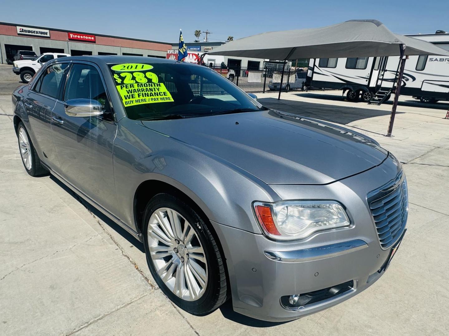 2011 Silver Chrysler 300 , located at 2190 Hwy 95, Bullhead City, AZ, 86442, (928) 704-0060, 0.000000, 0.000000 - 2011 Chrysler 300. leather loaded, 93k miles. 5.7 V8. automatic.bluetooth, backu camera, free carfax, free warranty - Photo#17