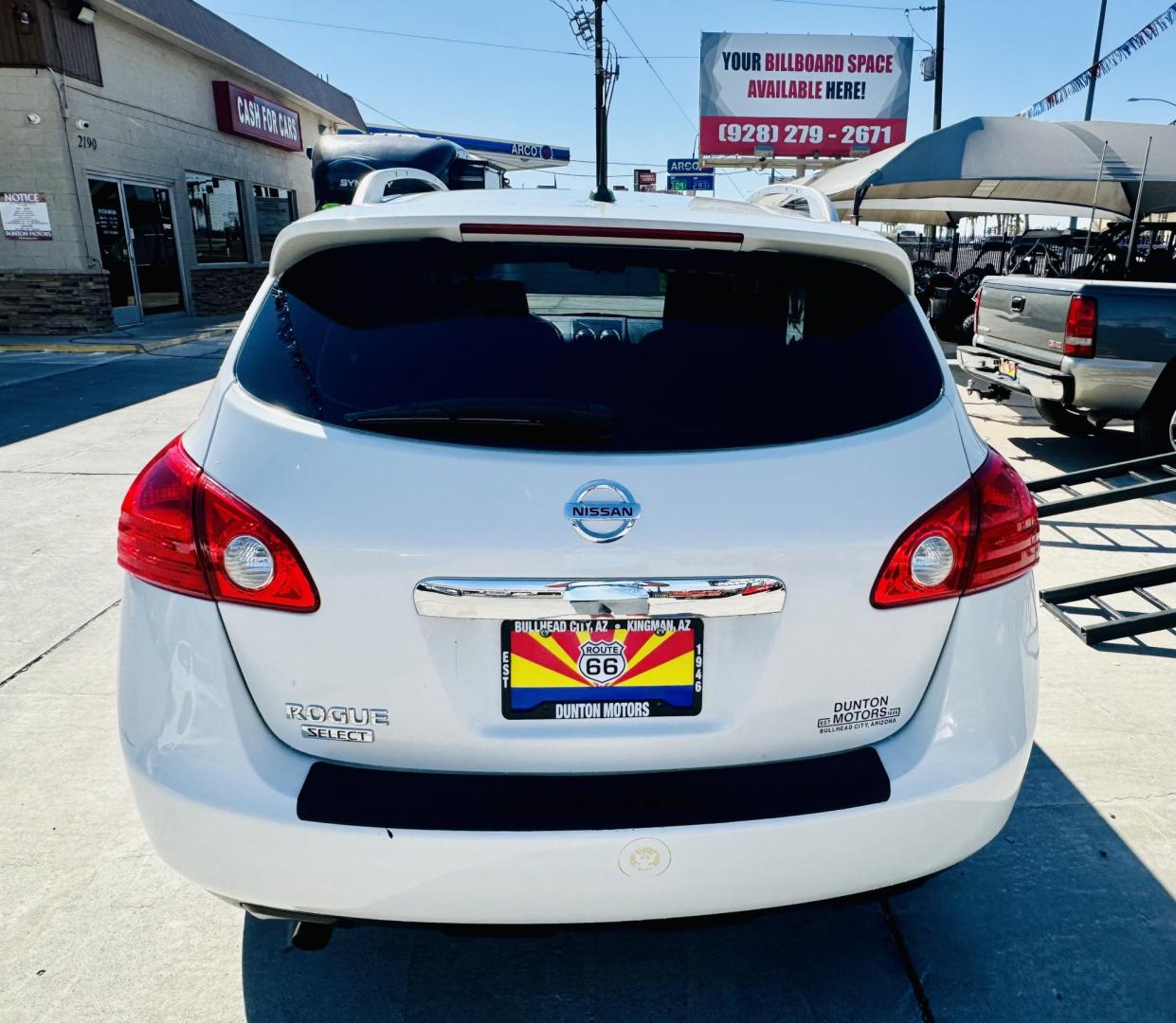 2014 Black Nissan Rogue S 2WD (JN8AS5MT7EW) with an 2.5L L4 DOHC 16V engine, Continuously Variable Transmission transmission, located at 2190 Hwy 95, Bullhead City, AZ, 86442, (928) 704-0060, 0.000000, 0.000000 - 2014 Nissan Rogue S. backup camera, bluetooth, satellite radio. completely serviced. Free carfax. Free warranty. In house financing available. Up to 33 miles per gallon. - Photo#4