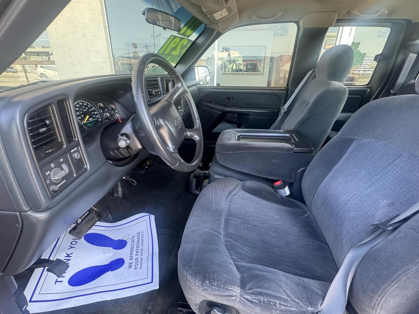 2001 Orang metallic Chevrolet Silverado 2500HD Ext. Cab 2WD (1GCHC29U81E) with an 6.0L V8 OHV 16V engine, located at 2190 Hwy 95, Bullhead City, AZ, 86442, (928) 704-0060, 0.000000, 0.000000 - 1 owner. arizona truck !!!!!! - Photo#14