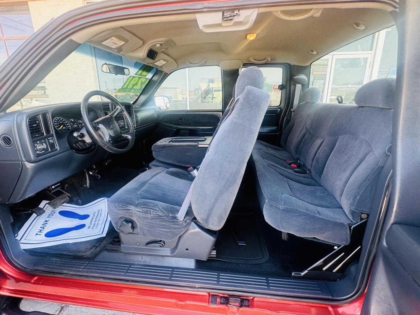 2001 Orang metallic Chevrolet Silverado 2500HD Ext. Cab 2WD (1GCHC29U81E) with an 6.0L V8 OHV 16V engine, located at 2190 Hwy 95, Bullhead City, AZ, 86442, (928) 704-0060, 0.000000, 0.000000 - 1 owner. arizona truck !!!!!! - Photo#16