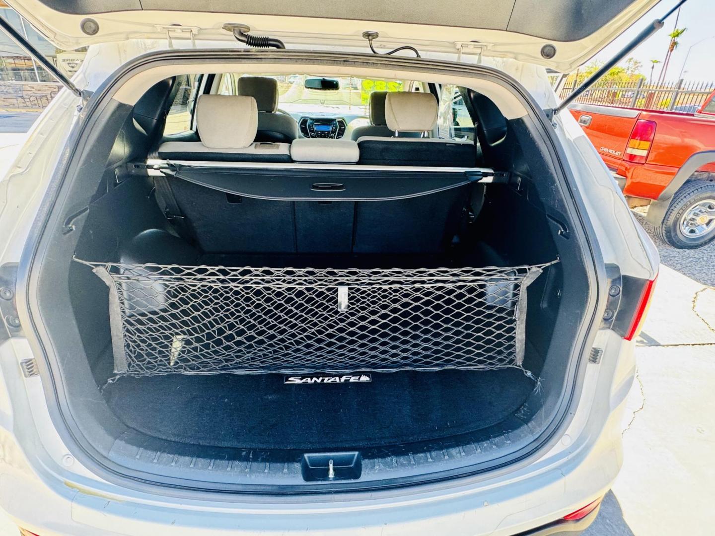 2013 White Hyundai Santa Fe Sport 2.4 FWD (5XYZT3LB4DG) with an 2.4L L4 DOHC 16V engine, 6-Speed Automatic transmission, located at 2190 Hwy 95, Bullhead City, AZ, 86442, (928) 704-0060, 0.000000, 0.000000 - Photo#8