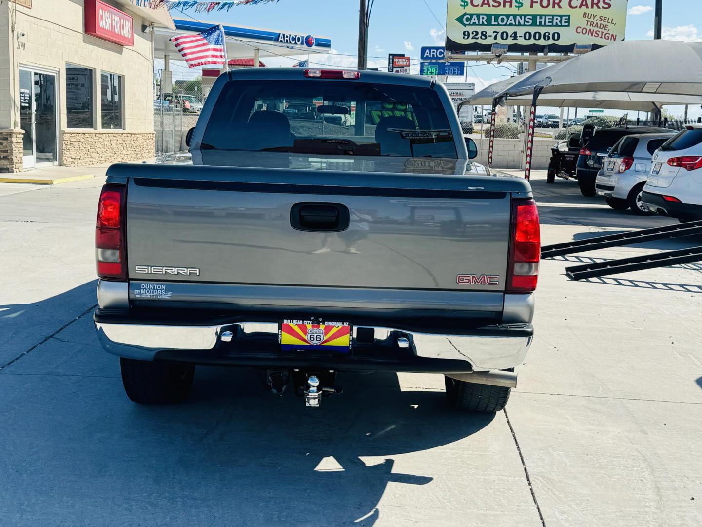 2000 grey GMC Sierra 1500 SL Ext. Cab 3-Door Long Bed 2WD (2GTEC19T4Y1) with an 5.3L V8 OHV 16V engine, 4-Speed Automatic Overdrive transmission, located at 2190 Hwy 95, Bullhead City, AZ, 86442, (928) 704-0060, 0.000000, 0.000000 - Photo#2