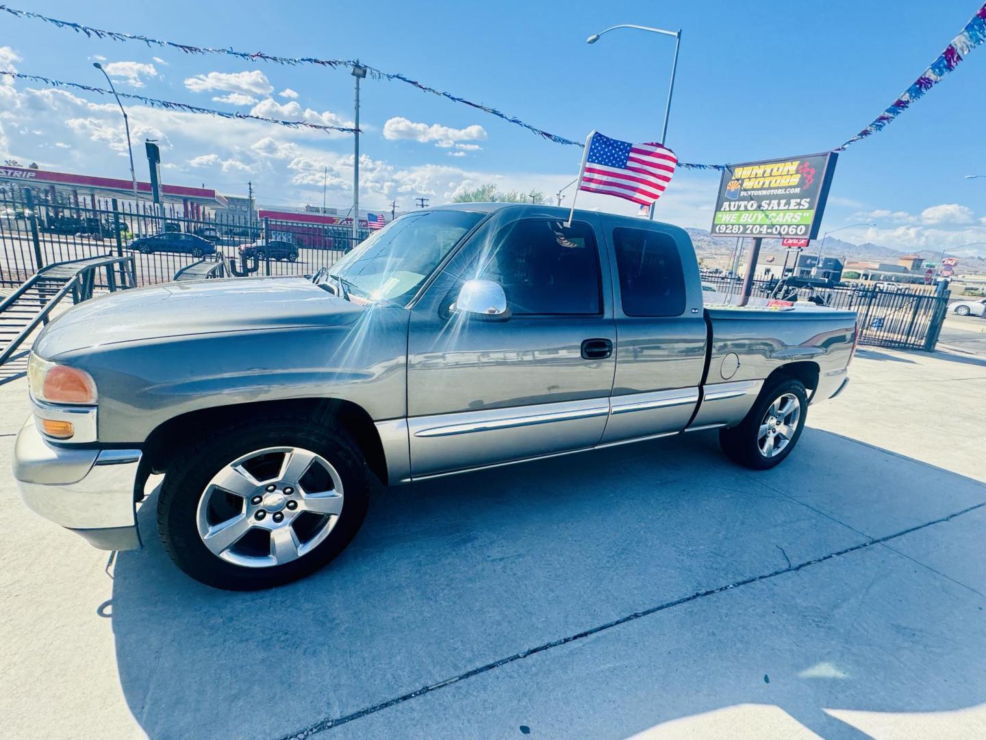 2000 grey GMC Sierra 1500 SL Ext. Cab 3-Door Long Bed 2WD (2GTEC19T4Y1) with an 5.3L V8 OHV 16V engine, 4-Speed Automatic Overdrive transmission, located at 2190 Hwy 95, Bullhead City, AZ, 86442, (928) 704-0060, 0.000000, 0.000000 - Photo#8