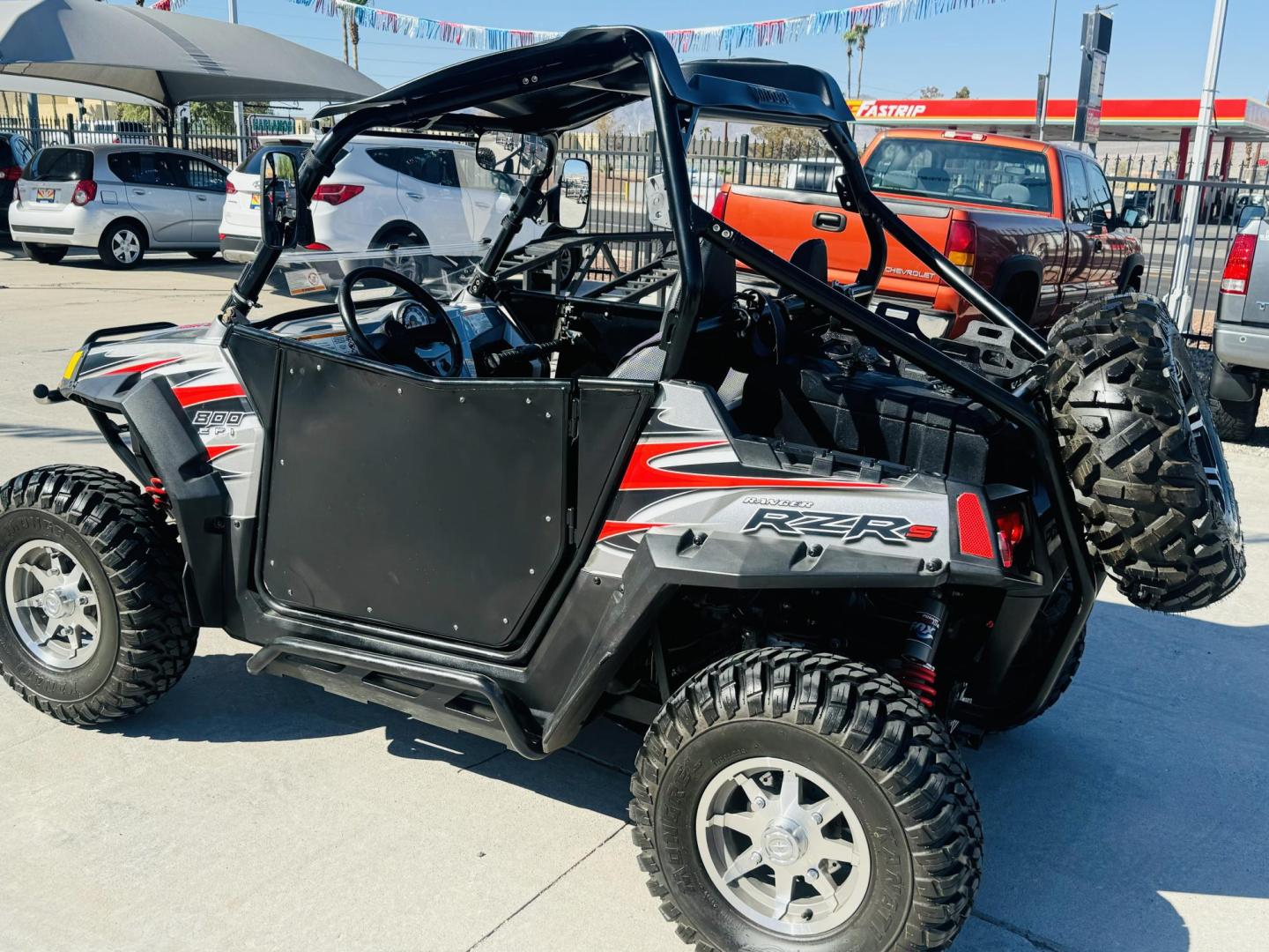 2009 Black Polaris Rzr 800 - (4XAVH76A89D) , located at 2190 Hwy 95, Bullhead City, AZ, 86442, (928) 704-0060, 0.000000, 0.000000 - On consignment. 2009 Polaris RZr 800. 1 owner . elderly owned. 3150 miles. hard top,custom hard doors. windshield. spare tire mount, spare tire. tool box. lots of extras. new set of tires also extra set. runs and drives great. Super clean. always garaged. - Photo#1