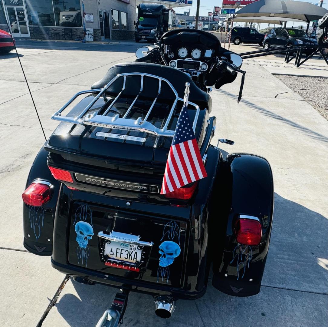 2010 Black /black Harley-Davidson FLHXXX - (1HD1MBM37AB) , located at 2190 Hwy 95, Bullhead City, AZ, 86442, (928) 704-0060, 0.000000, 0.000000 - 2010 Harley Davidson trike with trailer. custom. super clean . lots of extras, 38k miles. always garaged. has full dresser, radio, full windshield. full cover . dyno jet tuner. custom pin striping. this bikes a looker. custom trailer to match. $17900 o.b.o. free and clear titles for both. - Photo#6