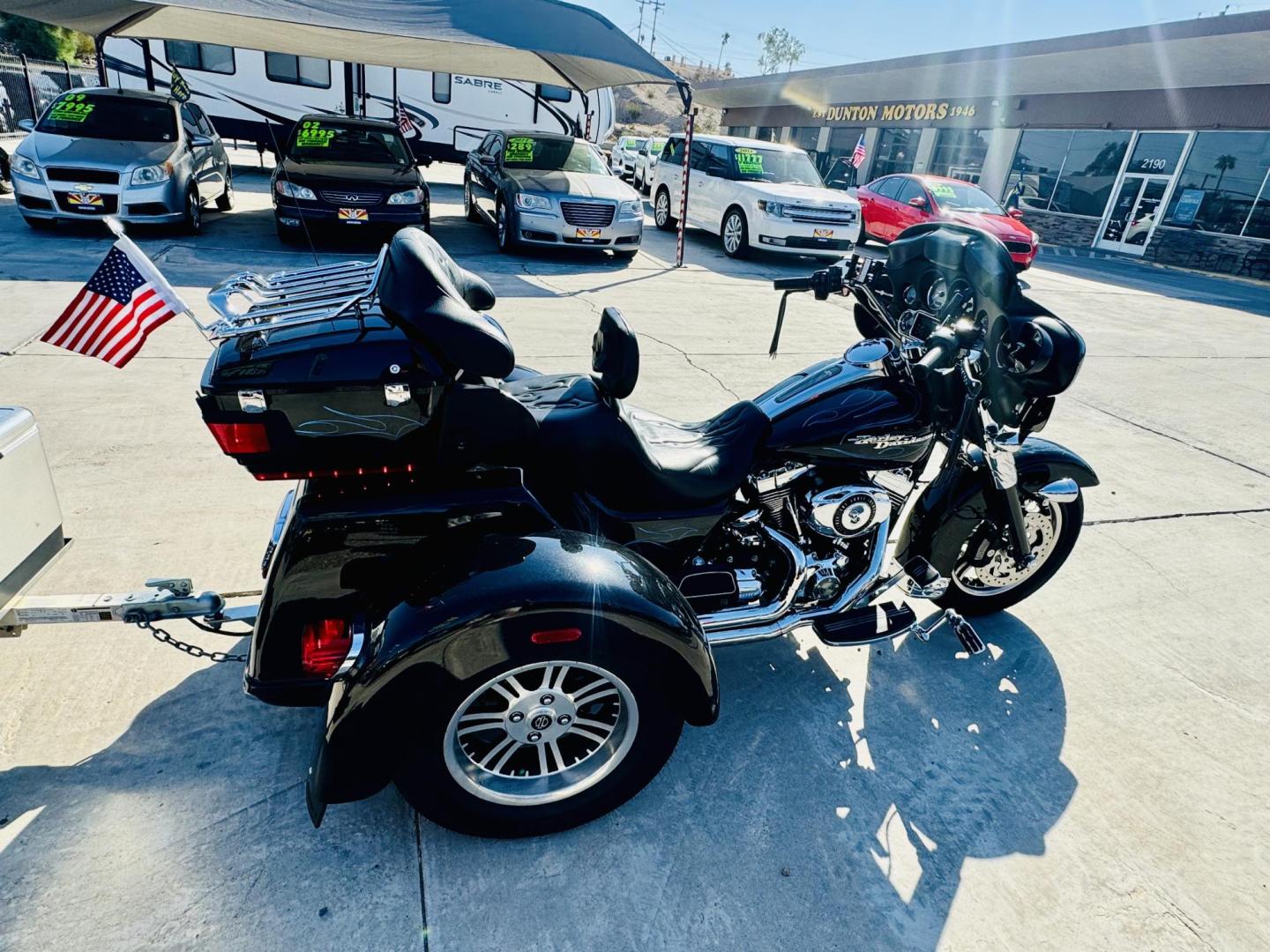 2010 Black /black Harley-Davidson FLHXXX - (1HD1MBM37AB) , located at 2190 Hwy 95, Bullhead City, AZ, 86442, (928) 704-0060, 0.000000, 0.000000 - 2010 Harley Davidson trike with trailer. custom. super clean . lots of extras, 38k miles. always garaged. has full dresser, radio, full windshield. full cover . dyno jet tuner. custom pin striping. this bikes a looker. custom trailer to match. $17900 o.b.o. free and clear titles for both. - Photo#10