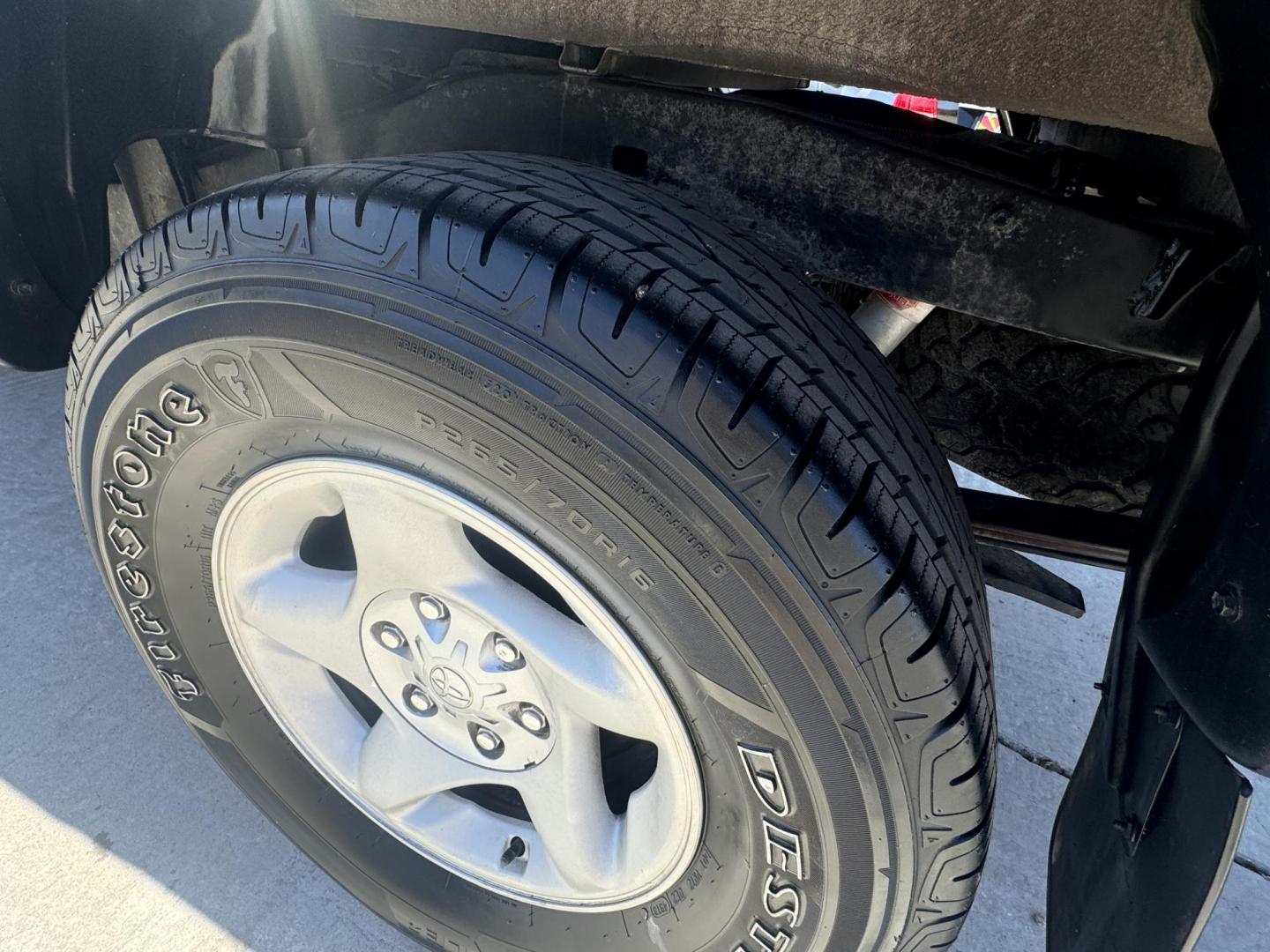 2002 Silver Toyota Tacoma PreRunner Xtracab V6 2WD (5TESN92N82Z) with an 3.4L V6 DOHC 24V engine, 4-Speed Automatic Overdrive transmission, located at 2190 Hwy 95, Bullhead City, AZ, 86442, (928) 704-0060, 0.000000, 0.000000 - Photo#17