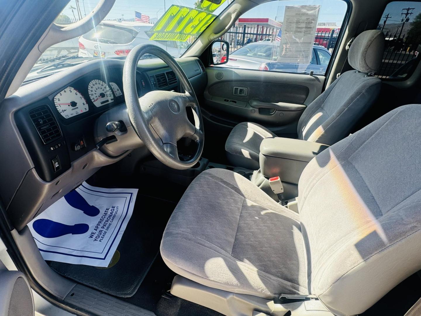 2002 Silver Toyota Tacoma PreRunner Xtracab V6 2WD (5TESN92N82Z) with an 3.4L V6 DOHC 24V engine, 4-Speed Automatic Overdrive transmission, located at 2190 Hwy 95, Bullhead City, AZ, 86442, (928) 704-0060, 0.000000, 0.000000 - Photo#25