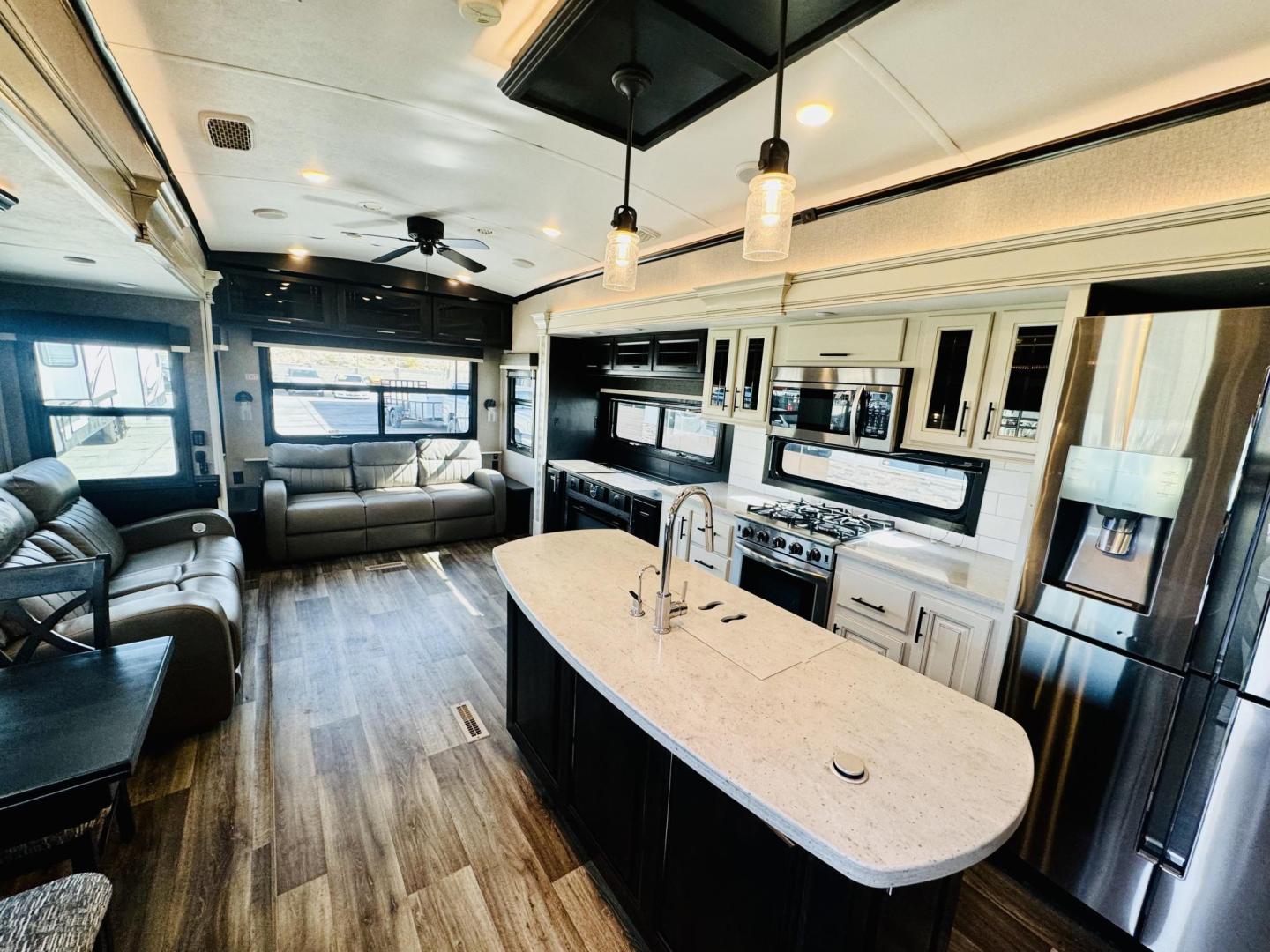 2021 Beige JAYCO 36kpts Pinnacle - (1UJCJ0BV7M1) , located at 2190 Hwy 95, Bullhead City, AZ, 86442, (928) 704-0060, 0.000000, 0.000000 - 2021 Jayco Pinnacle 36kpts. 1 owner. absolutely beautiful. 41ft. 3 slide outs. washer,dryer, satellite dome, solar hookups. backup camera, side camera, 18 cubic feet 2 way residential refrigerator. Modern farmhouse edition. Pinnacle Luxury package upgrade, customer value upgrade. this trailer is the - Photo#8