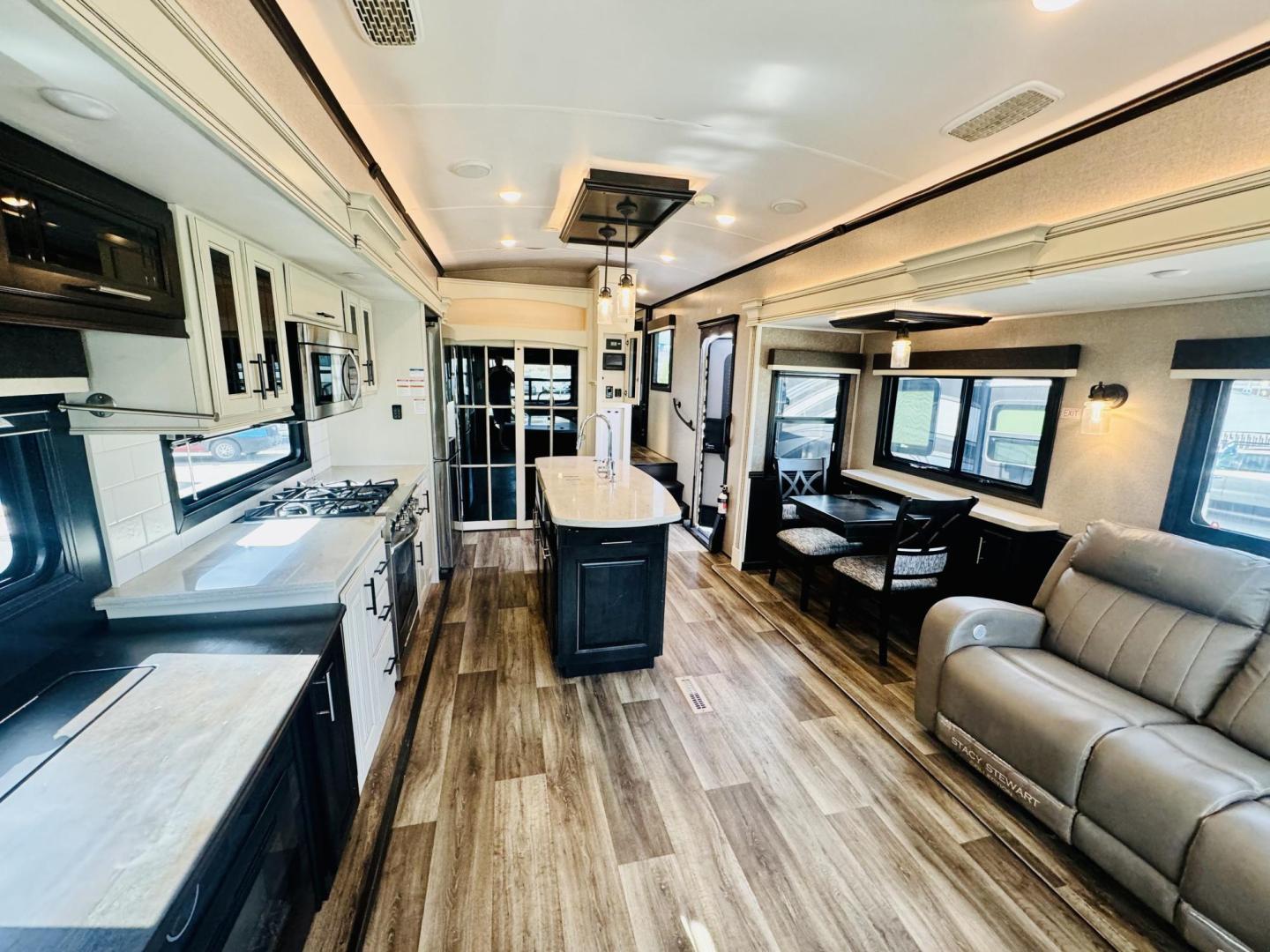 2021 Beige JAYCO 36kpts Pinnacle - (1UJCJ0BV7M1) , located at 2190 Hwy 95, Bullhead City, AZ, 86442, (928) 704-0060, 0.000000, 0.000000 - 2021 Jayco Pinnacle 36kpts. 1 owner. absolutely beautiful. 41ft. 3 slide outs. washer,dryer, satellite dome, solar hookups. backup camera, side camera, 18 cubic feet 2 way residential refrigerator. Modern farmhouse edition. Pinnacle Luxury package upgrade, customer value upgrade. this trailer is the - Photo#9