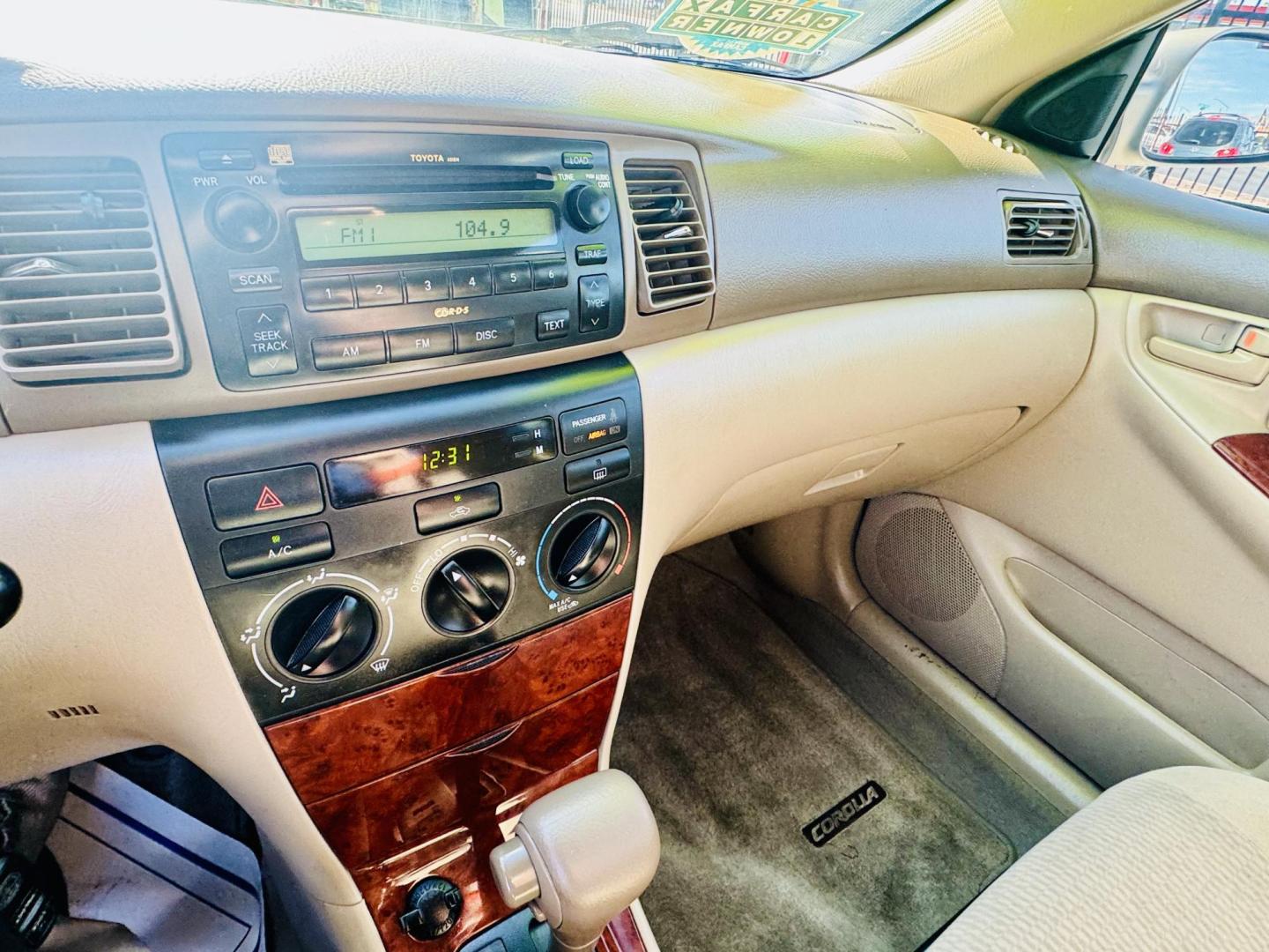 2007 Silver Toyota Corolla CE (1NXBR30E67Z) with an 1.8L L4 DOHC 16V engine, located at 2190 Hwy 95, Bullhead City, AZ, 86442, (928) 704-0060, 0.000000, 0.000000 - *1 owner. - Photo#11