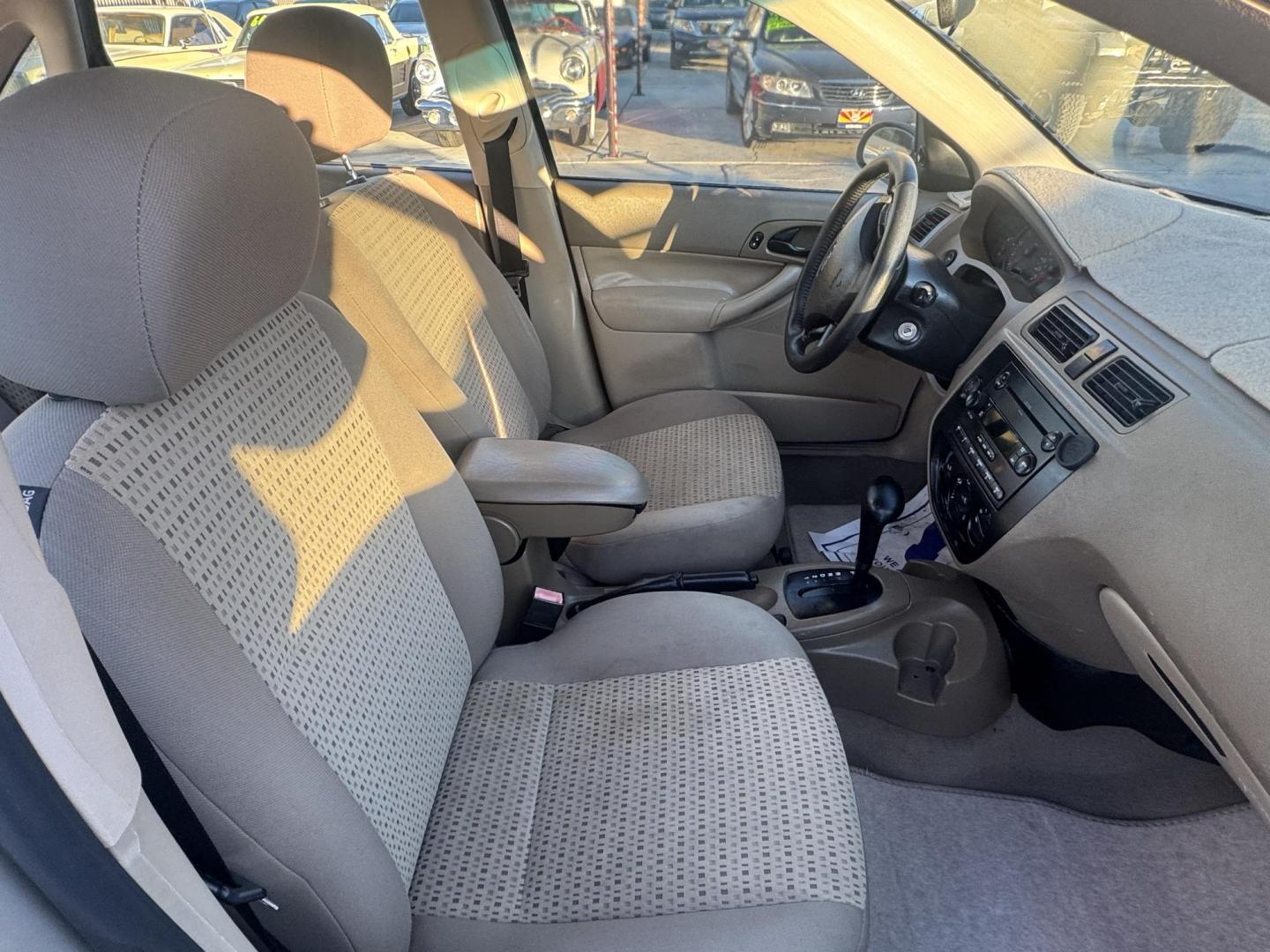 2007 Beige Ford Focus ZX4 S (1FAHP34N07W) with an 2.0L L4 DOHC 16V engine, located at 2190 Hwy 95, Bullhead City, AZ, 86442, (928) 704-0060, 0.000000, 0.000000 - 1 owner. free warranty. free carfax. Arizona car. accident Free. We finance Buy here pay here - Photo#13