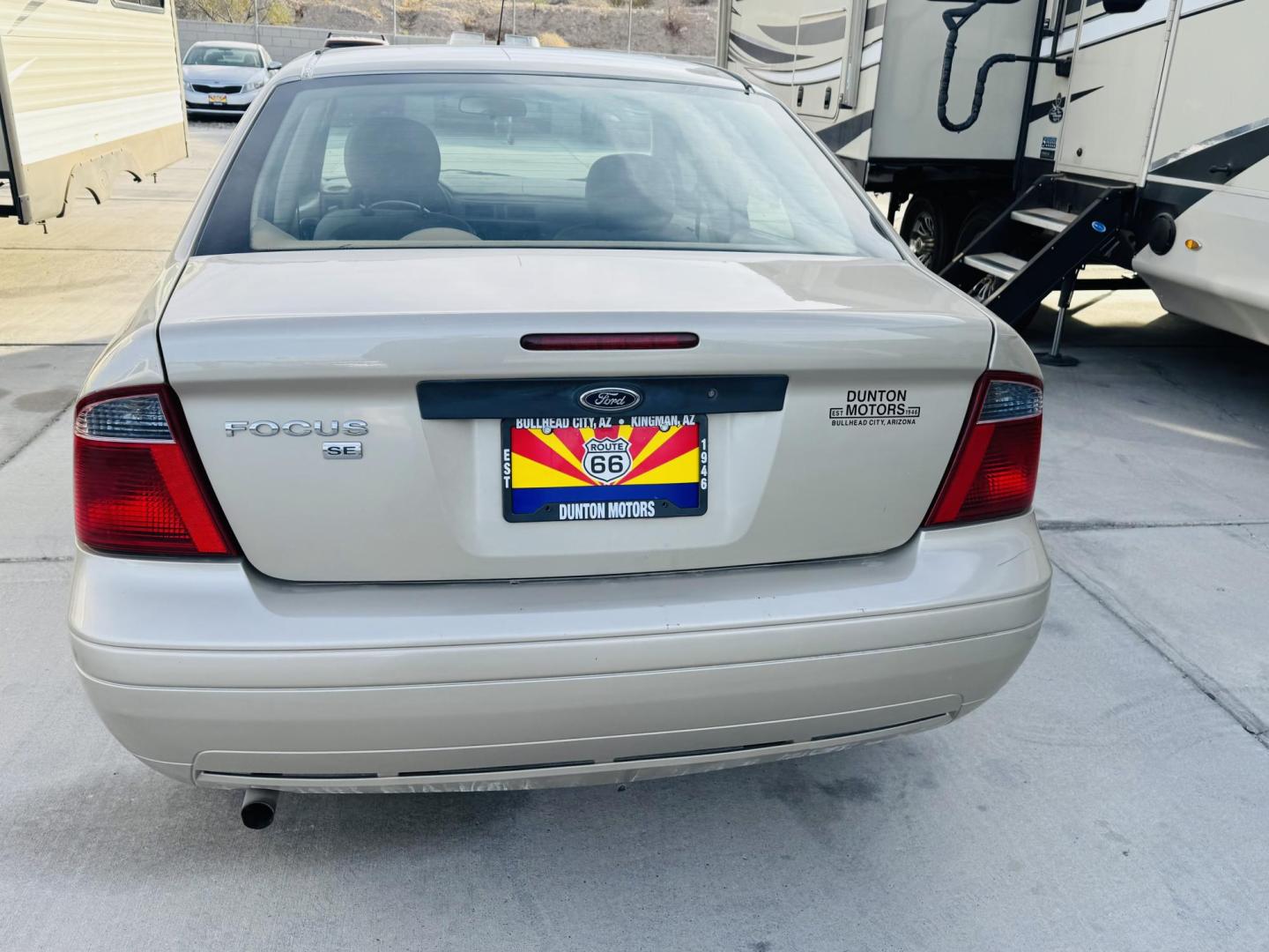 2007 Beige Ford Focus ZX4 S (1FAHP34N07W) with an 2.0L L4 DOHC 16V engine, located at 2190 Hwy 95, Bullhead City, AZ, 86442, (928) 704-0060, 0.000000, 0.000000 - 1 owner. free warranty. free carfax. Arizona car. accident Free. We finance Buy here pay here - Photo#4