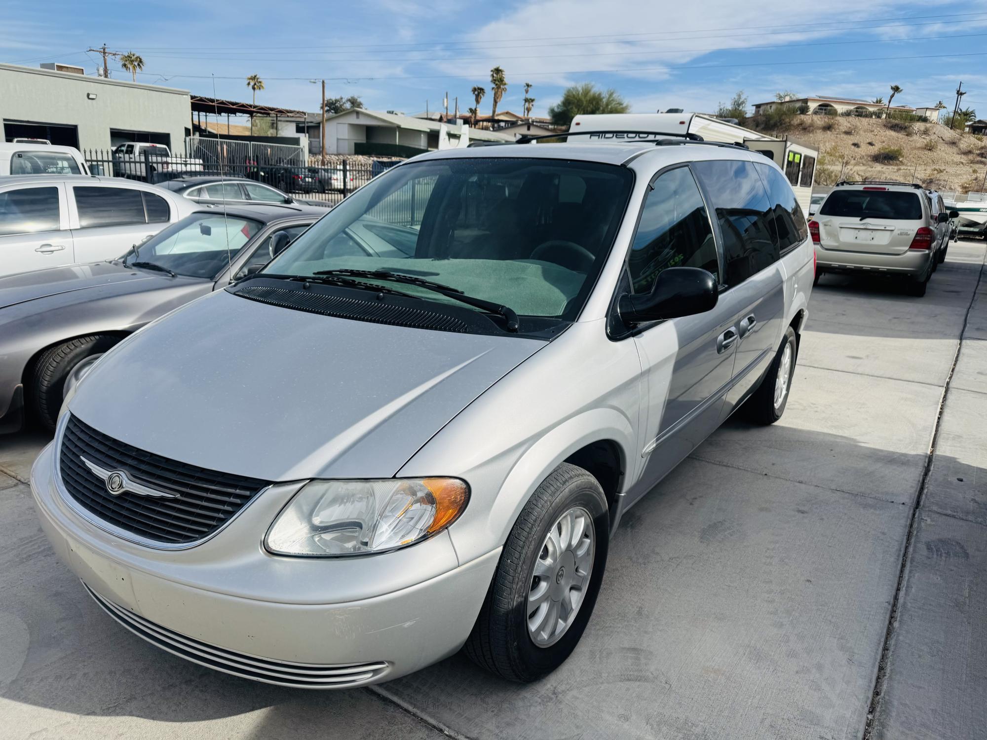 photo of 2003 Chrysler Town & Country eX FWD