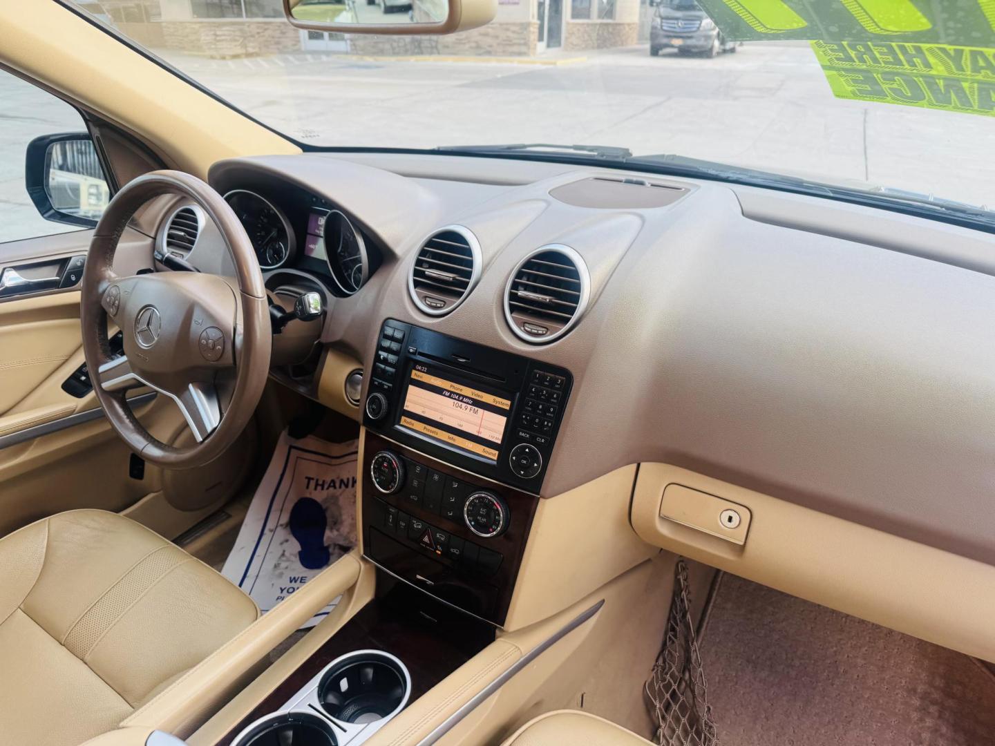 2010 Black Mercedes-Benz M-Class ML350 4MATIC (4JGBB8GBXAA) with an 3.5L V6 DOHC 24V engine, 7-Speed Automatic Overdrive transmission, located at 2190 Hwy 95, Bullhead City, AZ, 86442, (928) 704-0060, 0.000000, 0.000000 - 2 owners. no accidents. clean carfax. 2012 Mercedes Benz M class 350 4 matic. Leather loaded. Moonroof. Rear tv dvd players . backup camera, bluetooth. Free warranty. Free carfax. In house financing buy Here Pay here. we finance. - Photo#10