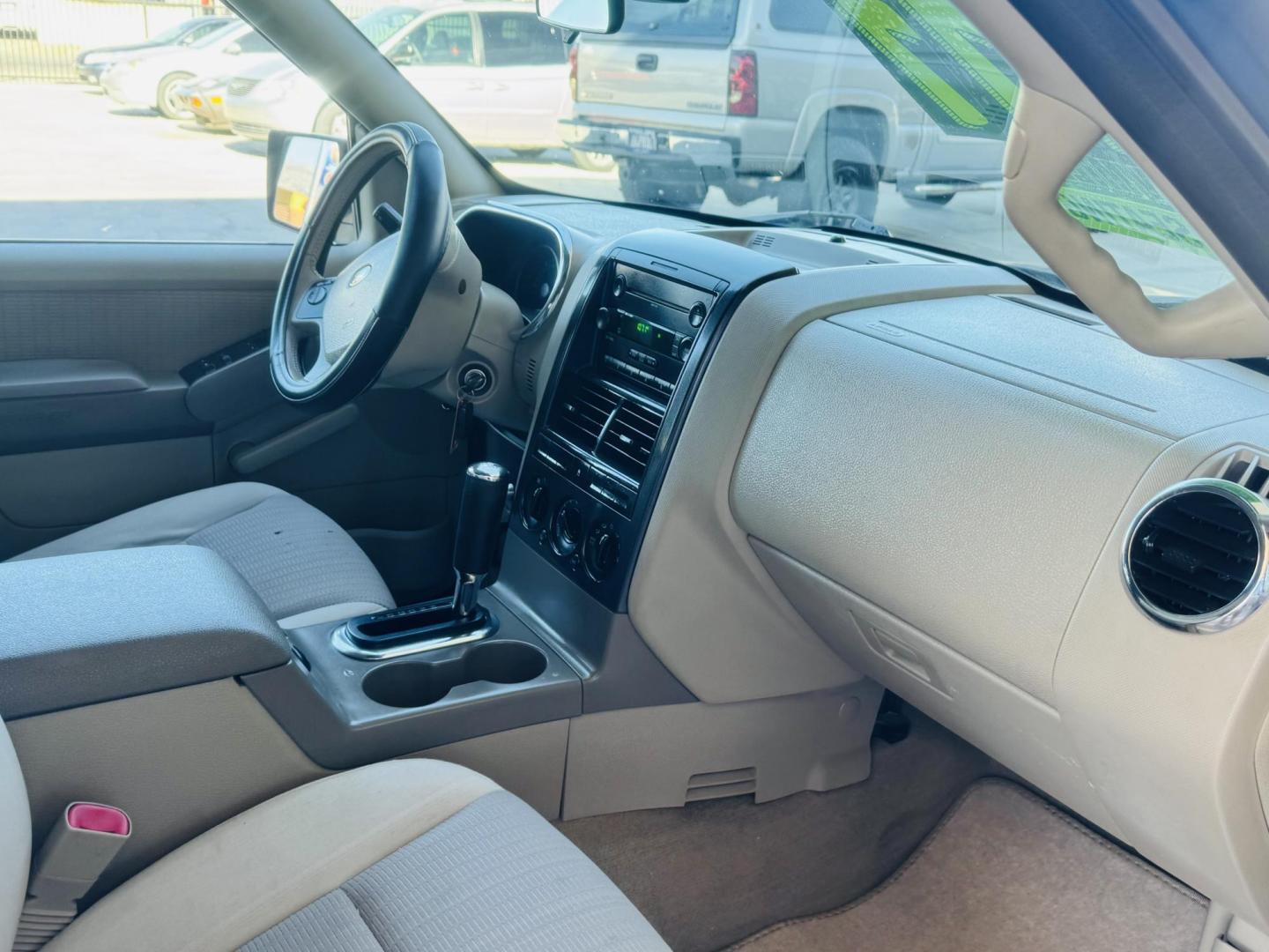 2006 blue /Tan Ford Explorer xLT , located at 2190 Hwy 95, Bullhead City, AZ, 86442, (928) 704-0060, 0.000000, 0.000000 - 2006 ford explorer XLT . Only 62k original miles . 3 rd row seating . 4.0 v6 . New tires . We finance . Clean CARFAX - Photo#12