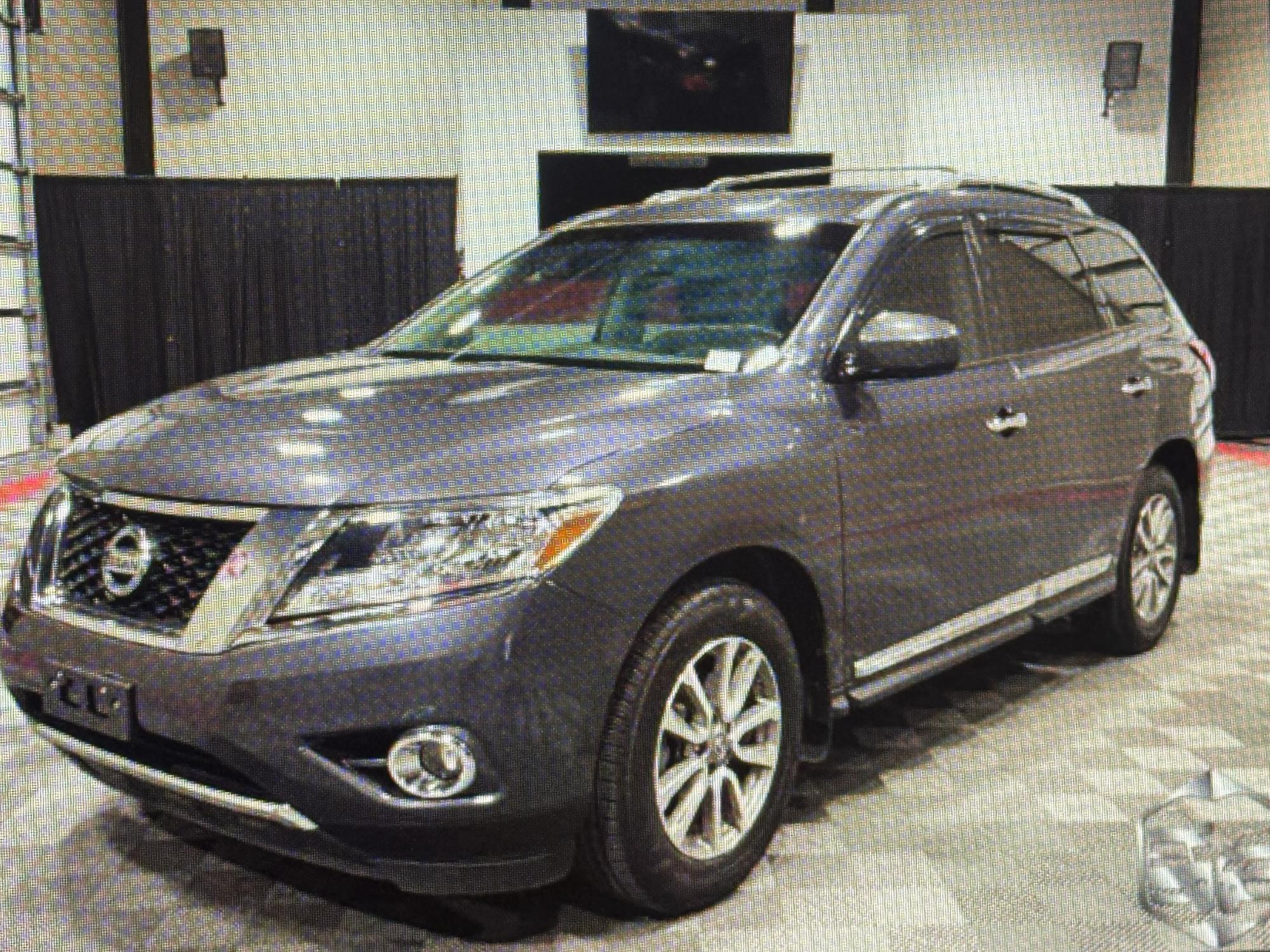 photo of 2014 Nissan Pathfinder S 4WD 1 owner we finance 