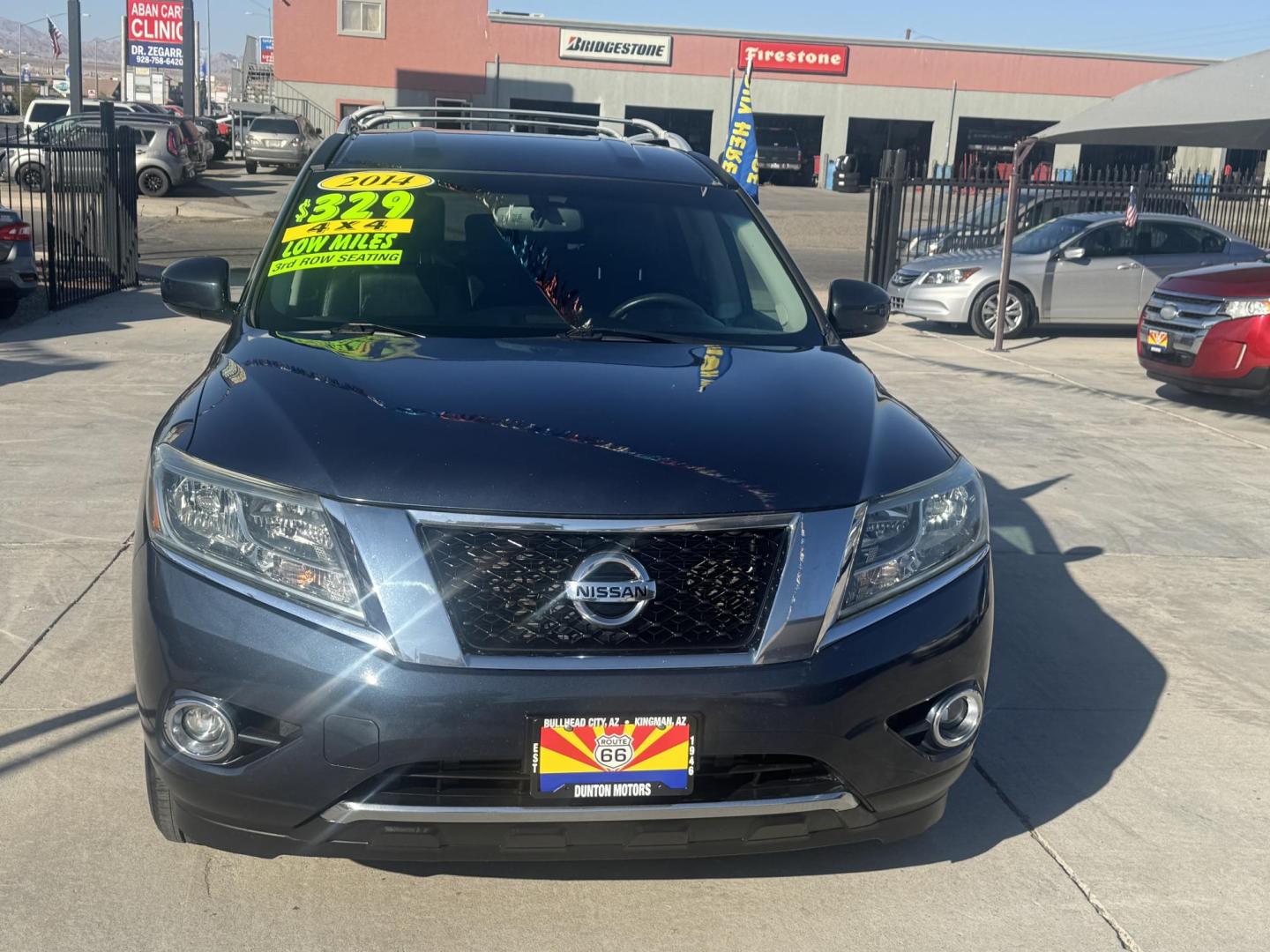 2014 grey Nissan Pathfinder S 4WD (5N1AR2MM6EC) with an 3.5L V6 DOHC 24V engine, Continuously Variable Transmission transmission, located at 2190 Hwy 95, Bullhead City, AZ, 86442, (928) 704-0060, 0.000000, 0.000000 - 4 x 4. 4 wheel drive . 1 owner clean carfax. we finance. loaded leather. - Photo#2