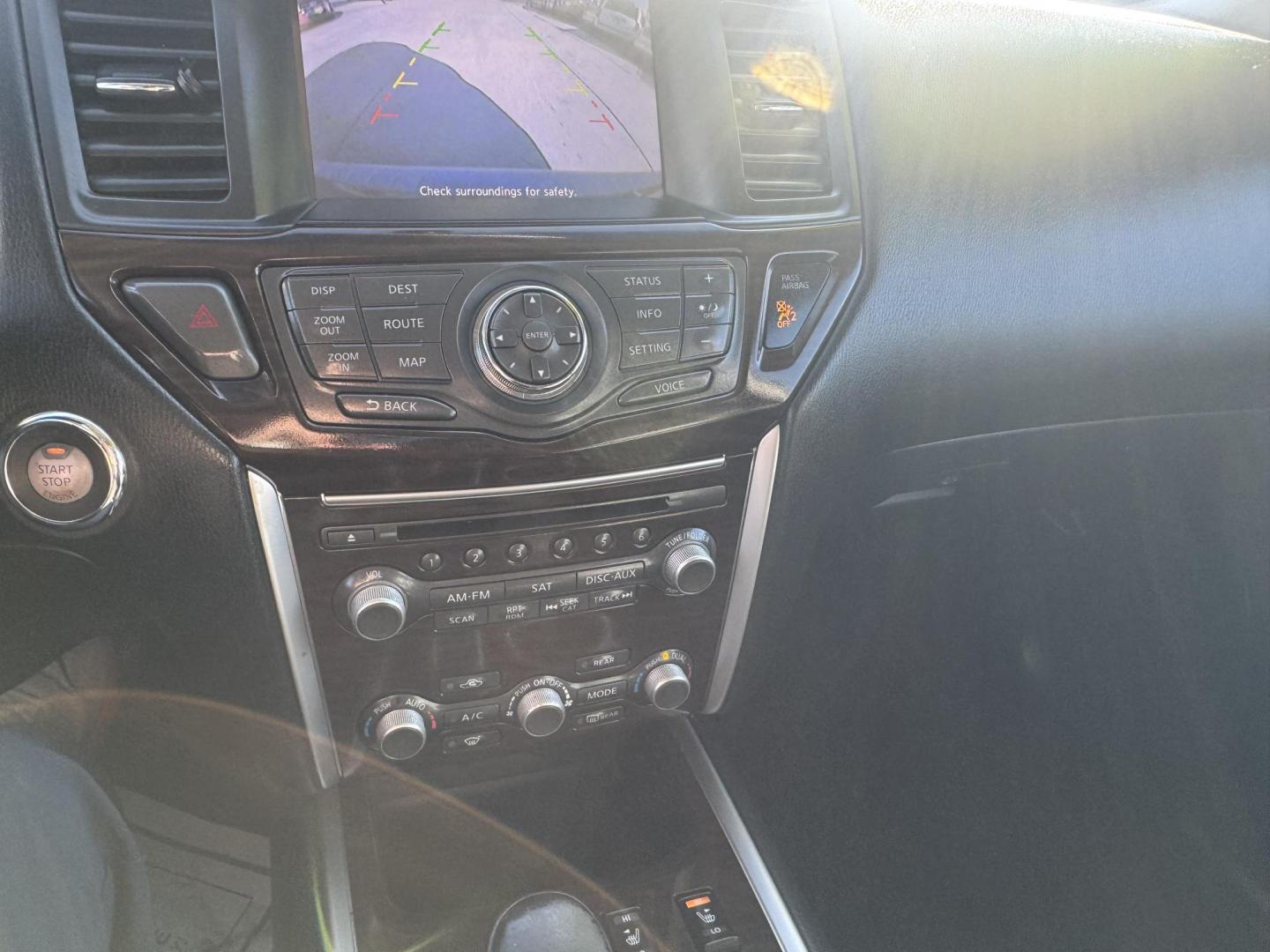 2014 grey Nissan Pathfinder S 4WD (5N1AR2MM6EC) with an 3.5L V6 DOHC 24V engine, Continuously Variable Transmission transmission, located at 2190 Hwy 95, Bullhead City, AZ, 86442, (928) 704-0060, 0.000000, 0.000000 - 4 x 4. 4 wheel drive . 1 owner clean carfax. we finance. loaded leather. - Photo#19