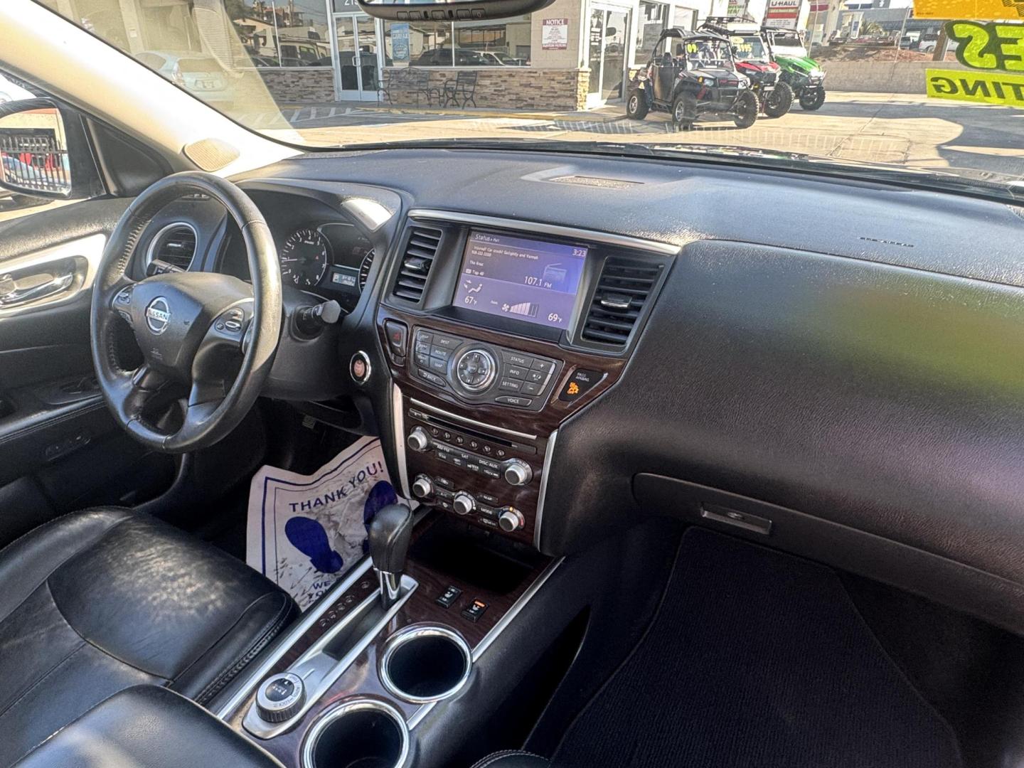 2014 grey Nissan Pathfinder S 4WD (5N1AR2MM6EC) with an 3.5L V6 DOHC 24V engine, Continuously Variable Transmission transmission, located at 2190 Hwy 95, Bullhead City, AZ, 86442, (928) 704-0060, 0.000000, 0.000000 - 4 x 4. 4 wheel drive . 1 owner clean carfax. we finance. loaded leather. - Photo#10