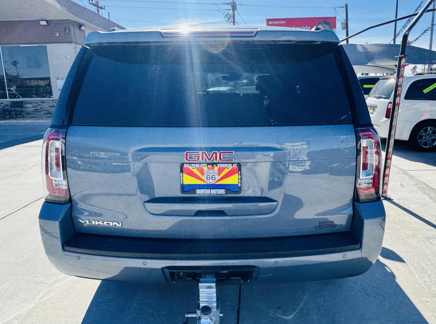 2016 Light steel grey metallic /black GMC Yukon SLT 4WD (1GKS2BKC1GR) with an 5.3L V8 OHV 16V FFV engine, 6A transmission, located at 2190 Hwy 95, Bullhead City, AZ, 86442, (928) 704-0060, 0.000000, 0.000000 - 2016 gmc Yukon SLT. 3rd row seating. only 72k miles. very low miles for the year.5.3 V8., Fully loaded 4 wheel drive.Leather loaded. heated seats, backup camera, bluetooth, satellite radio, rear power folding seats.lane assist warning. . rear heated seats and front. custom window tint all the way - Photo#5