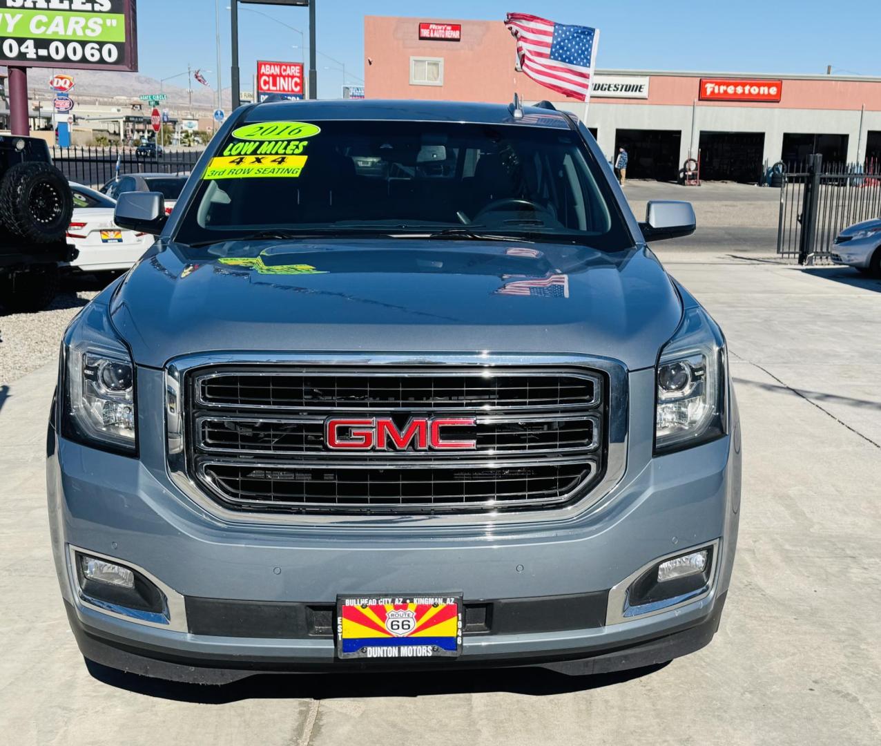 2016 Light steel grey metallic /black GMC Yukon SLT 4WD (1GKS2BKC1GR) with an 5.3L V8 OHV 16V FFV engine, 6A transmission, located at 2190 Hwy 95, Bullhead City, AZ, 86442, (928) 704-0060, 0.000000, 0.000000 - 2016 gmc Yukon SLT. 3rd row seating. only 72k miles. very low miles for the year.5.3 V8., Fully loaded 4 wheel drive.Leather loaded. heated seats, backup camera, bluetooth, satellite radio, rear power folding seats.lane assist warning. . rear heated seats and front. custom window tint all the way - Photo#4