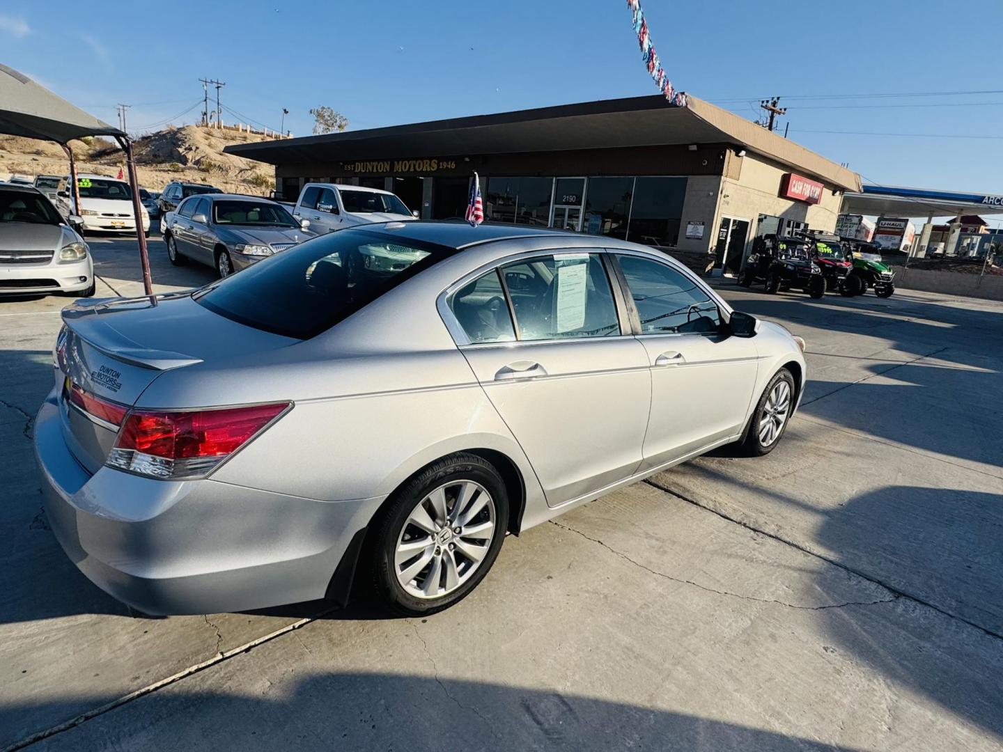 2012 Silver Honda Accord EX-L Sedan AT (1HGCP2F83CA) with an 2.4L L4 DOHC 16V engine, 5-Speed Automatic transmission, located at 2190 Hwy 95, Bullhead City, AZ, 86442, (928) 704-0060, 0.000000, 0.000000 - 2012 honda accord. 2 owners no accidents. clean car. leather loaded. moonroof. 2.4 i4 engine. - Photo#4