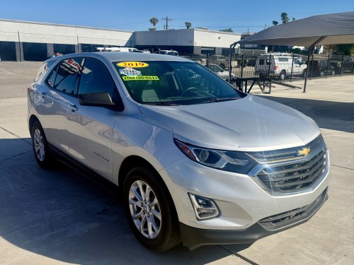 2019 Chevrolet Equinox LS 2WD 1 owner only 27k miles.